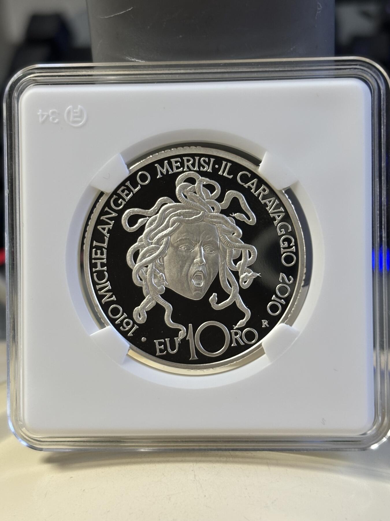 第181期拍卖 意大利2010年发行著名艺术家米开朗琪罗.梅里西.达.卡拉瓦乔逝世400周年著作《美杜莎》精制银币-10欧元（22克，925银，币径34MM，限量7500枚，）