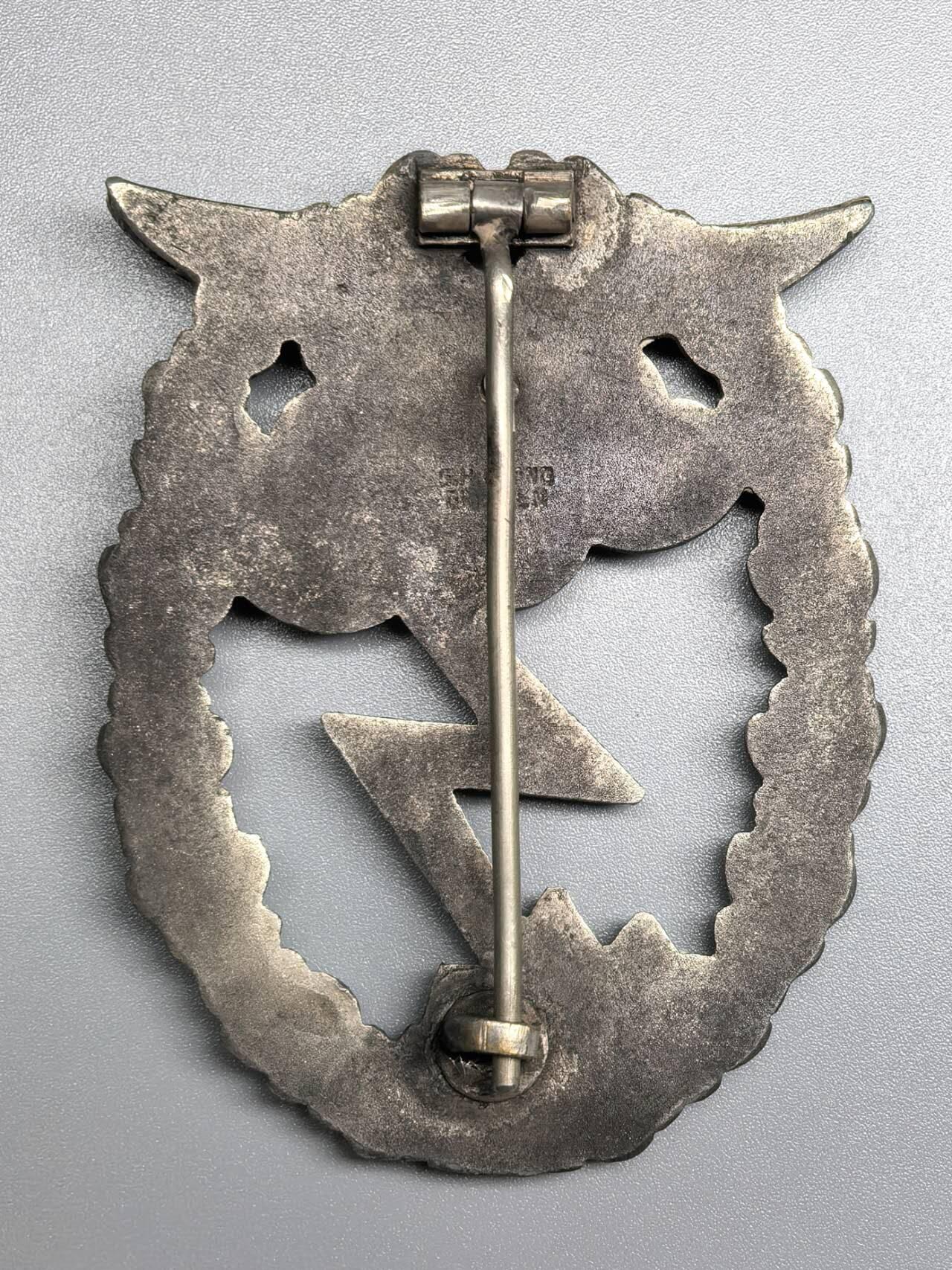 小驴勋章奖章收藏11月8日周六晚6点拍卖（珍爱和平，收藏战争，铭记历史，勿忘国耻，忠党爱国。有偿代拍，送拍规则在简介最后，参拍须阅读规则后再参拍，关系到运费包装发货时效真假辨别等关键信息，拍卖时不再发原图，看大图店主微信码在最后拍品里）