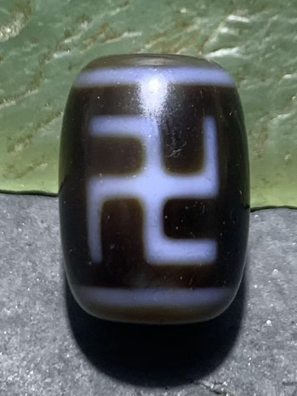 仅此一颗，精品万字符玛瑙天珠一颗，