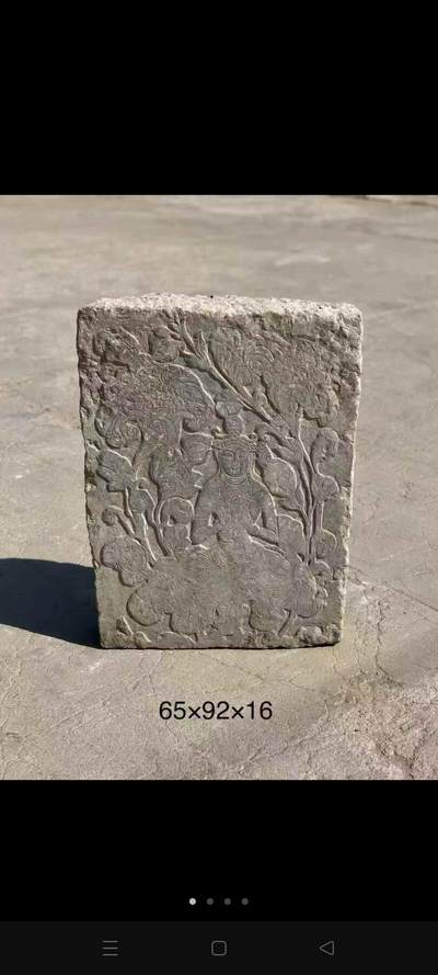 青石浮雕菩萨  人物雕刻显露气定神闲之态，寓意着世事祥和，包浆厚重，刻刀力度深邃，可供奉养 - 青石浮雕菩萨  人物雕刻显露气定神闲之态，寓意着世事祥和，包浆厚重，刻刀力度深邃，可供奉养