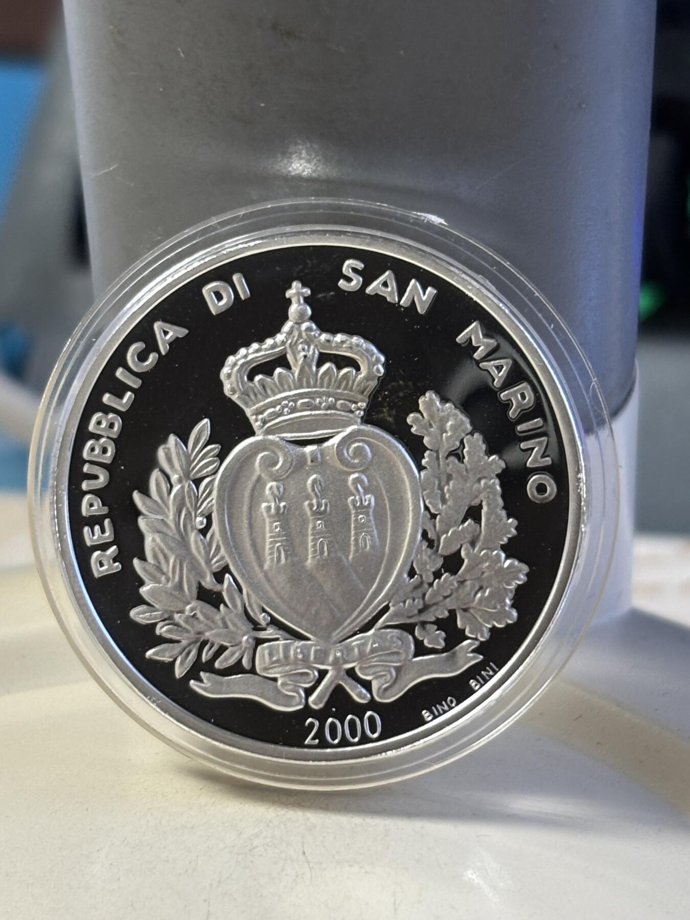 第181期拍卖  圣马力诺2000年米开朗基罗雕塑10000里拉纪念银币，835银，22克