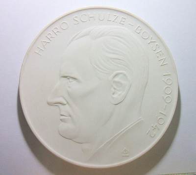 【艺术】德国艺术大章 共产党领导人舒尔茨高浮雕超巨型白色陶章 165MM 438克 - 【艺术】德国艺术大章 共产党领导人舒尔茨高浮雕超巨型白色陶章 165MM 438克