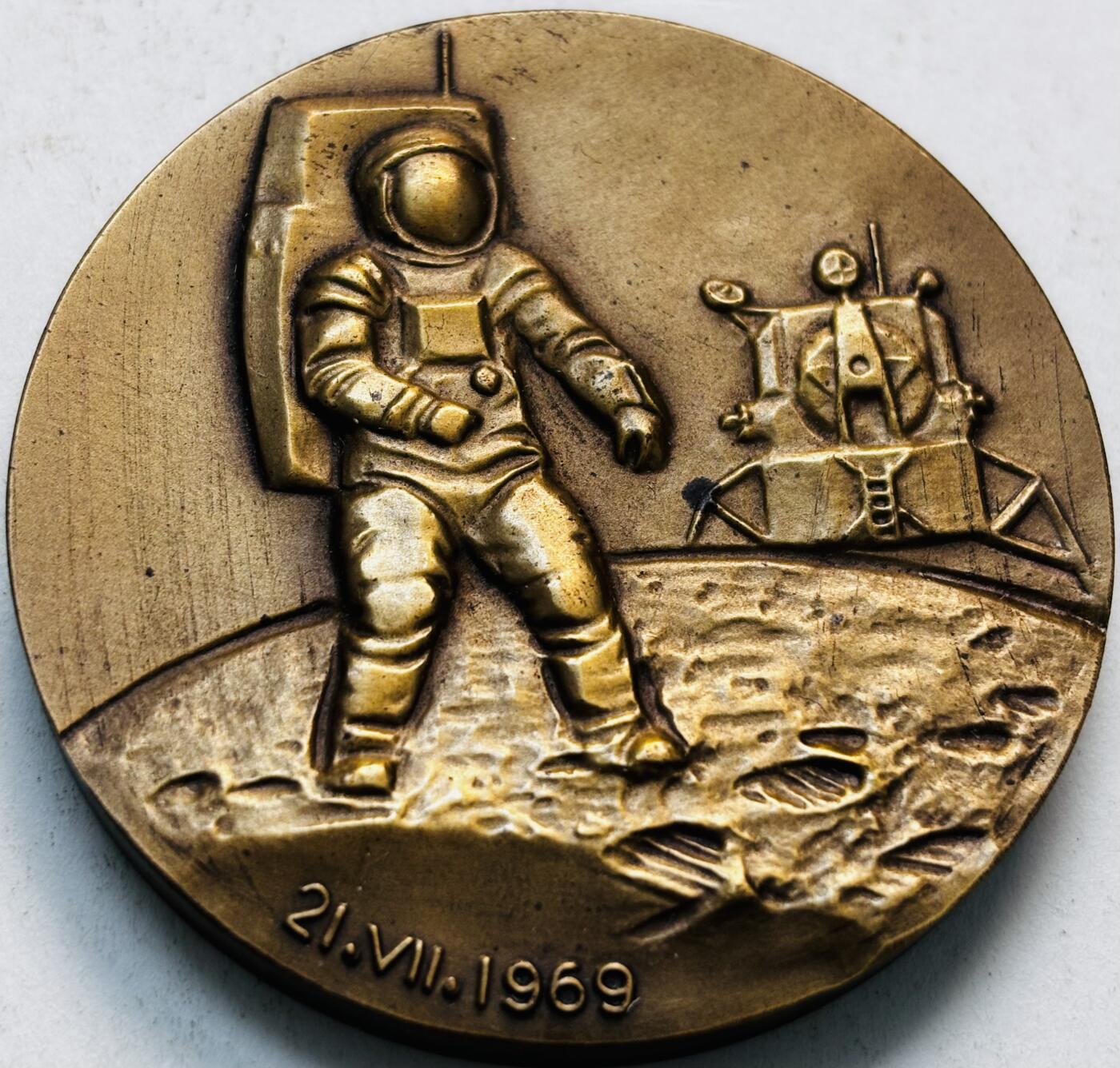 文馨钱币收藏第 279 场，银币，纪念铜章场 长期接收代拍品 1969 年美国航天登月宇航员阿姆斯特朗纪念章，直径 50.1×5.8 重 85.5 克
