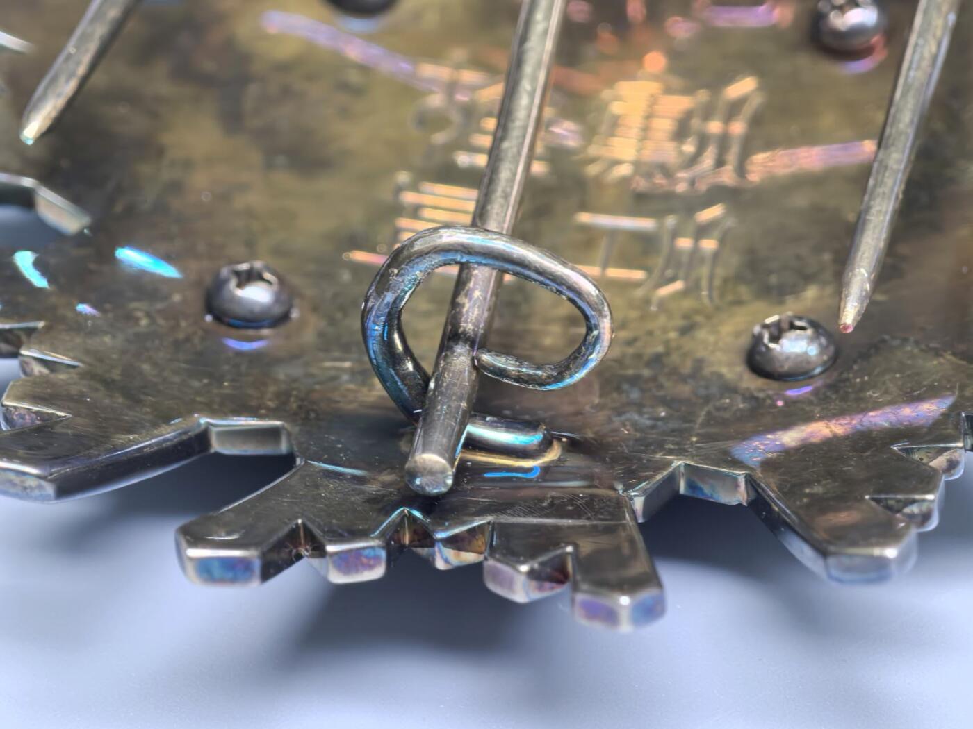 小驴勋章奖章收藏11月8日周六晚6点拍卖（珍爱和平，收藏战争，铭记历史，勿忘国耻，忠党爱国。有偿代拍，送拍规则在简介最后，参拍须阅读规则后再参拍，关系到运费包装发货时效真假辨别等关键信息，拍卖时不再发原图，看大图店主微信码在最后拍品里） 勋二等瑞宝章带盒带略，银质镀金七宝烧