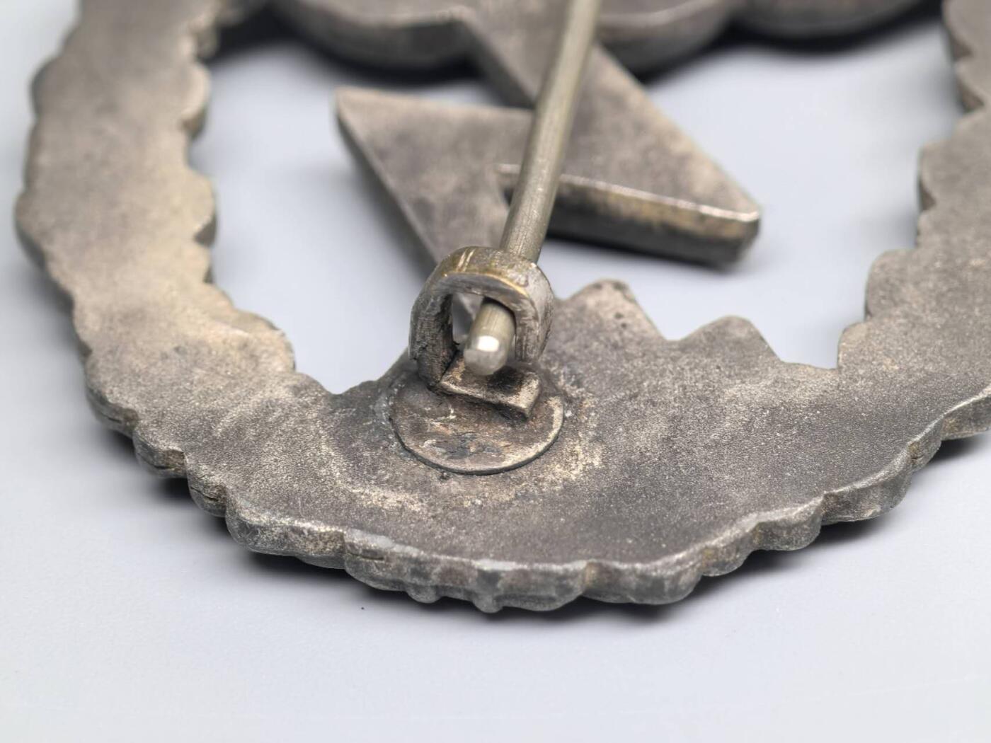 小驴勋章奖章收藏11月8日周六晚6点拍卖（珍爱和平，收藏战争，铭记历史，勿忘国耻，忠党爱国。有偿代拍，送拍规则在简介最后，参拍须阅读规则后再参拍，关系到运费包装发货时效真假辨别等关键信息，拍卖时不再发原图，看大图店主微信码在最后拍品里）