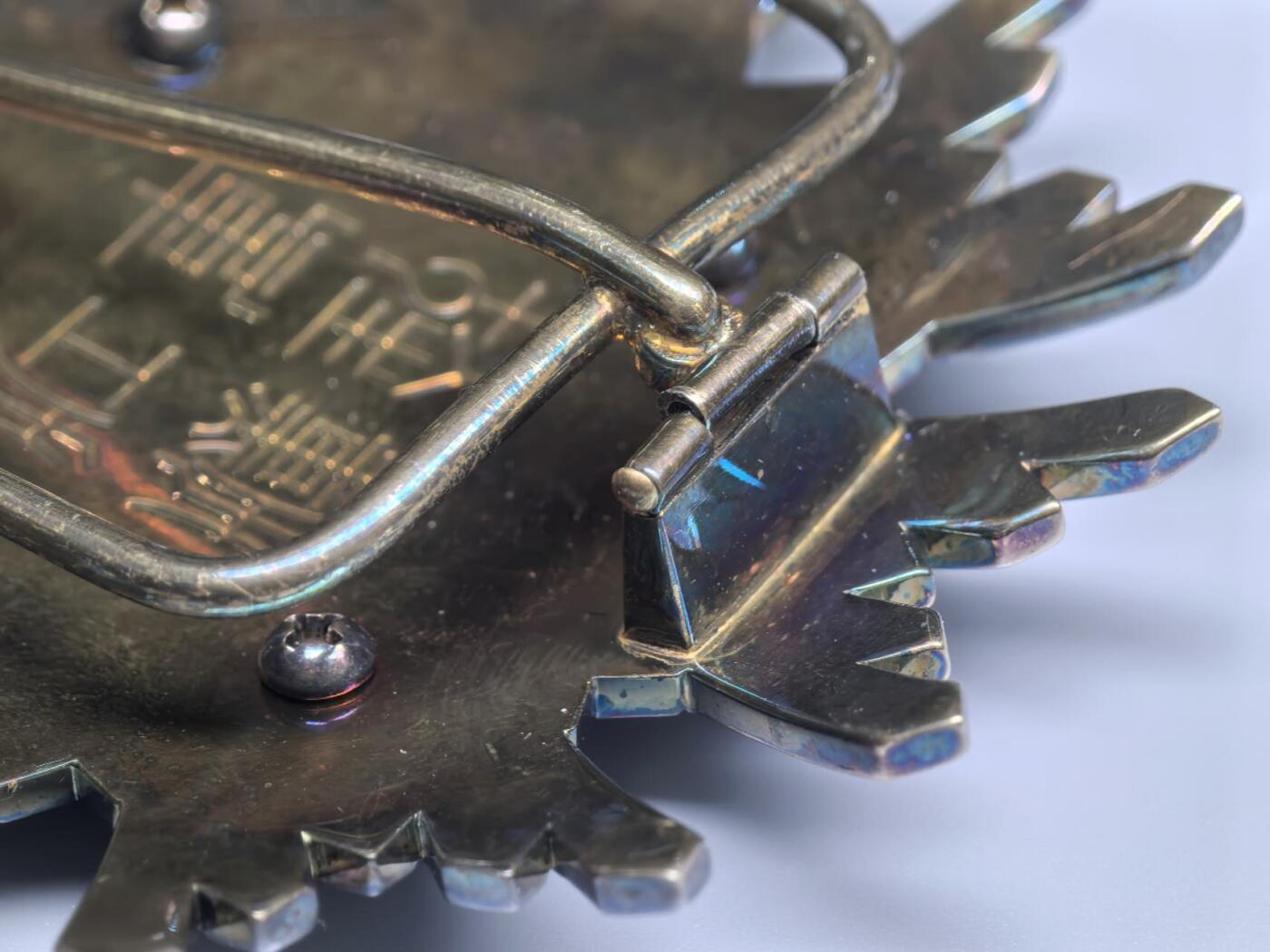 小驴勋章奖章收藏11月8日周六晚6点拍卖（珍爱和平，收藏战争，铭记历史，勿忘国耻，忠党爱国。有偿代拍，送拍规则在简介最后，参拍须阅读规则后再参拍，关系到运费包装发货时效真假辨别等关键信息，拍卖时不再发原图，看大图店主微信码在最后拍品里） 勋二等瑞宝章带盒带略，银质镀金七宝烧