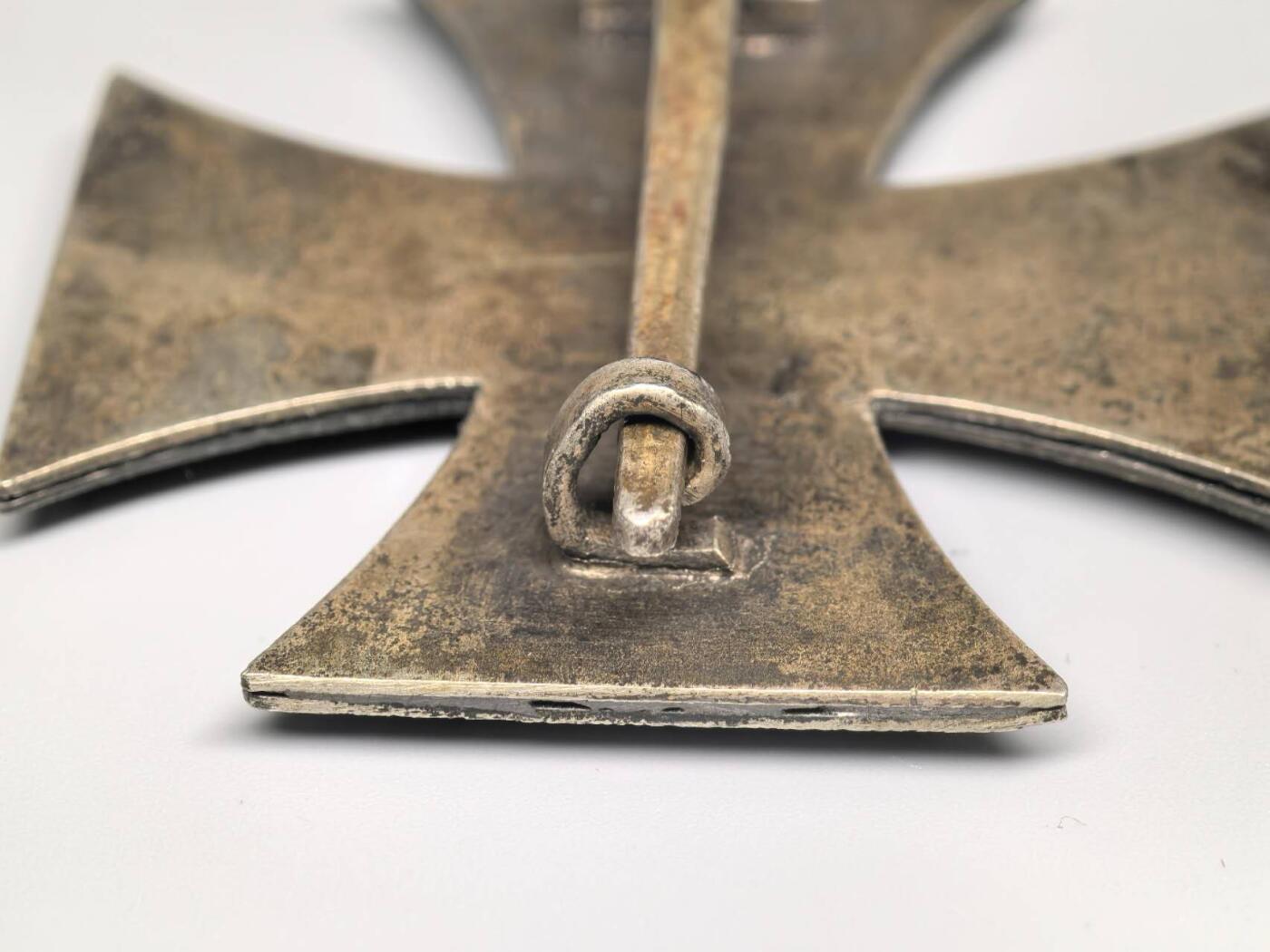 小驴勋章奖章收藏11月8日周六晚6点拍卖（珍爱和平，收藏战争，铭记历史，勿忘国耻，忠党爱国。有偿代拍，送拍规则在简介最后，参拍须阅读规则后再参拍，关系到运费包装发货时效真假辨别等关键信息，拍卖时不再发原图，看大图店主微信码在最后拍品里）