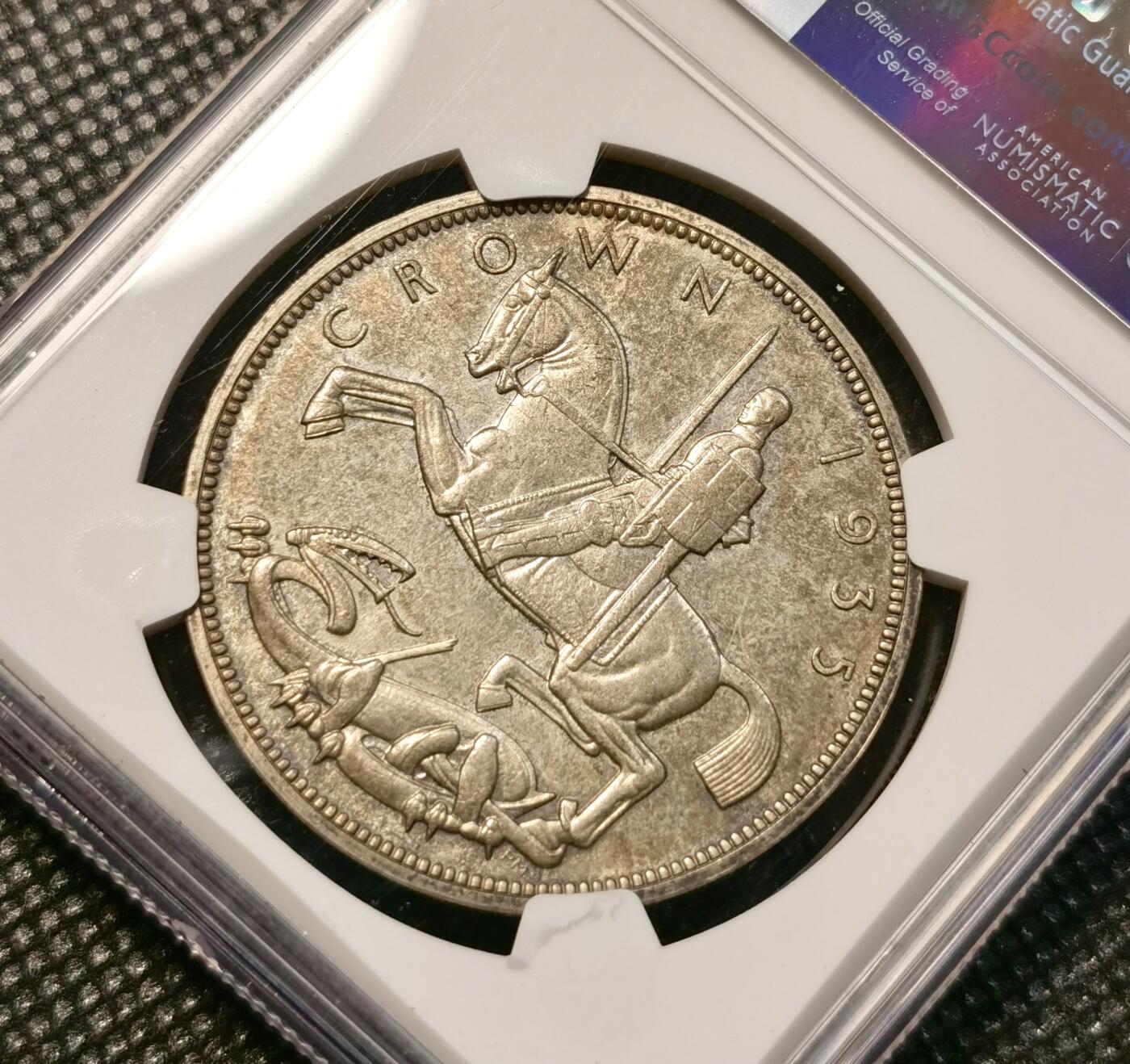 甄臻铺-世界币章拍卖（第38期）立冬小精品场，送拍享返佣金等优惠多多 NGC-SP63 1935年英国乔治五世木马剑银币，精打工艺，非MS流通版，包浆温润自然