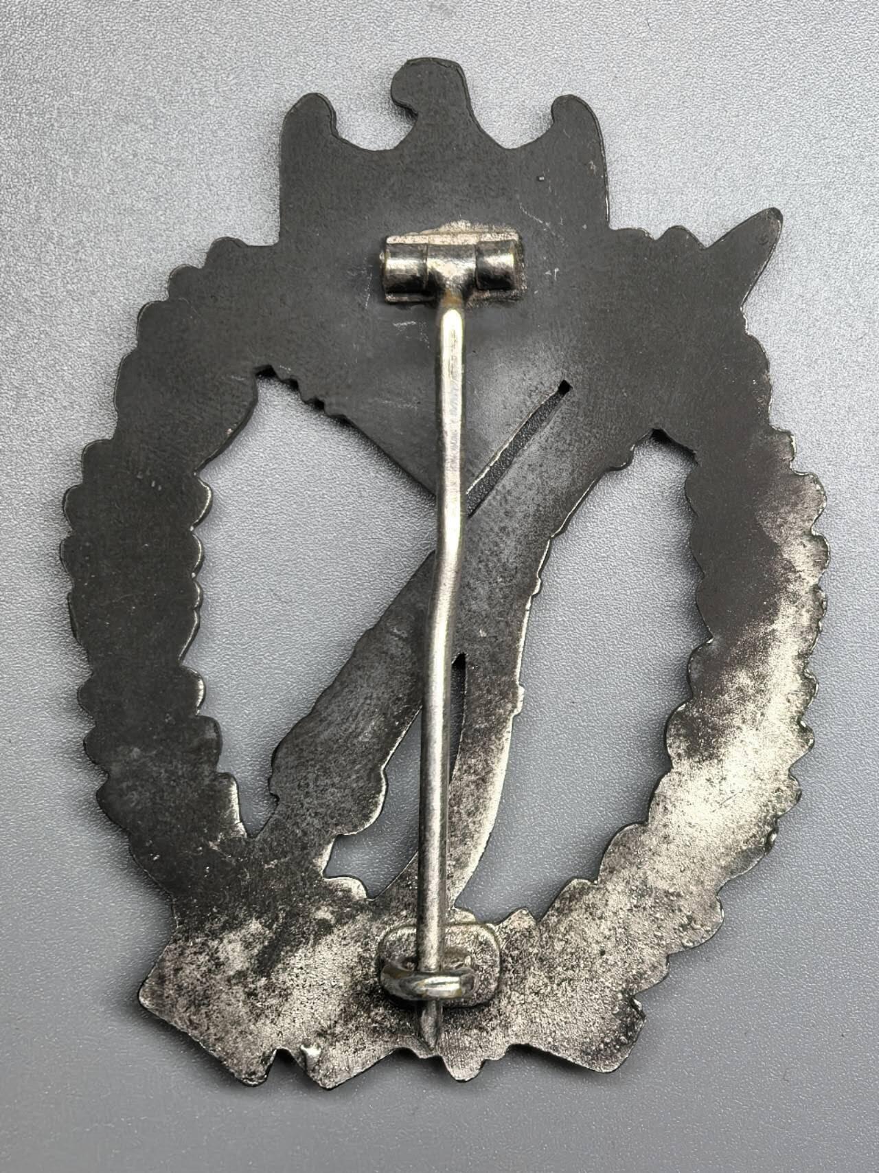 小驴勋章奖章收藏11月8日周六晚6点拍卖（珍爱和平，收藏战争，铭记历史，勿忘国耻，忠党爱国。有偿代拍，送拍规则在简介最后，参拍须阅读规则后再参拍，关系到运费包装发货时效真假辨别等关键信息，拍卖时不再发原图，看大图店主微信码在最后拍品里）