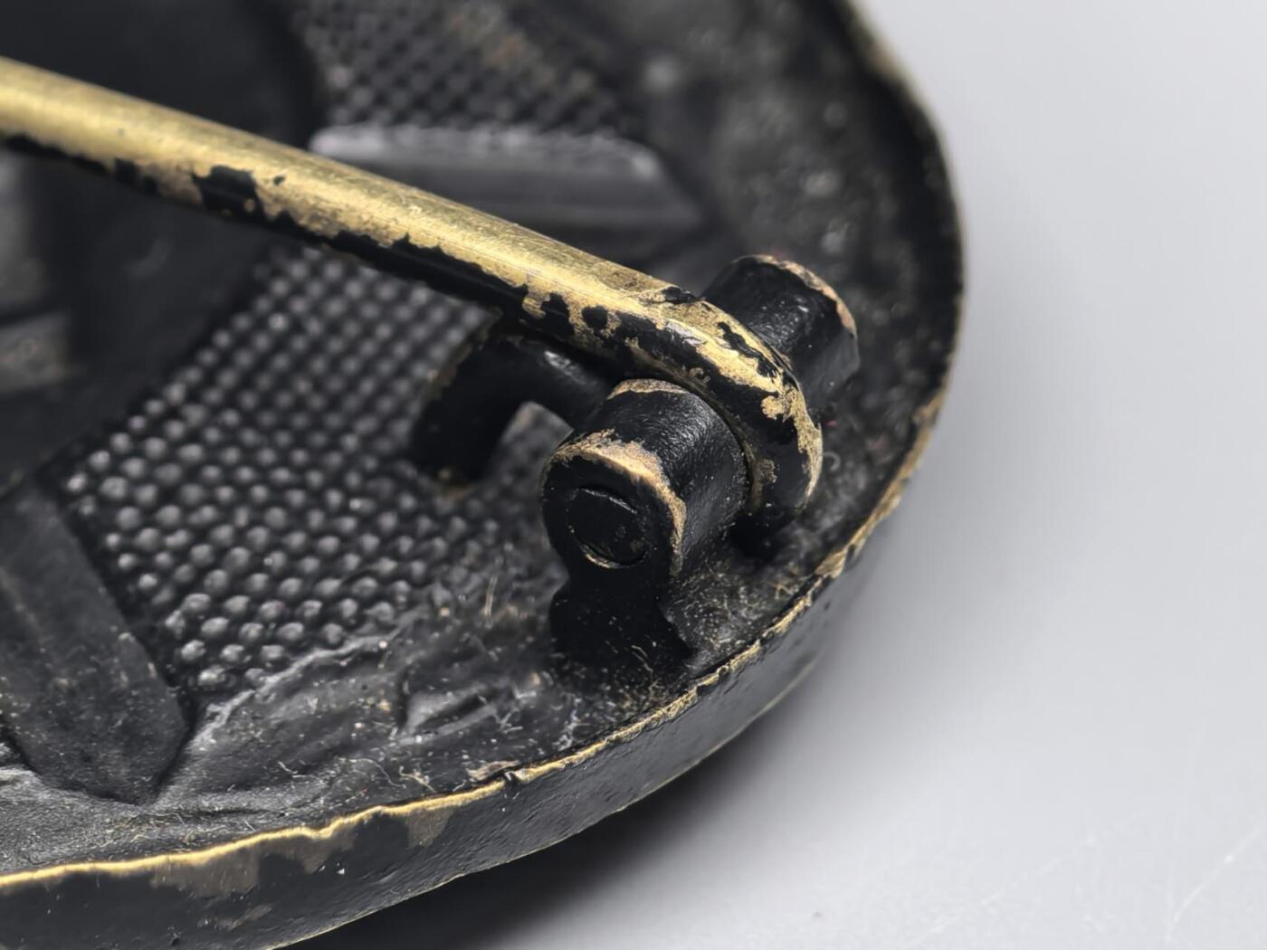 小驴勋章奖章收藏11月8日周六晚6点拍卖（珍爱和平，收藏战争，铭记历史，勿忘国耻，忠党爱国。有偿代拍，送拍规则在简介最后，参拍须阅读规则后再参拍，关系到运费包装发货时效真假辨别等关键信息，拍卖时不再发原图，看大图店主微信码在最后拍品里）