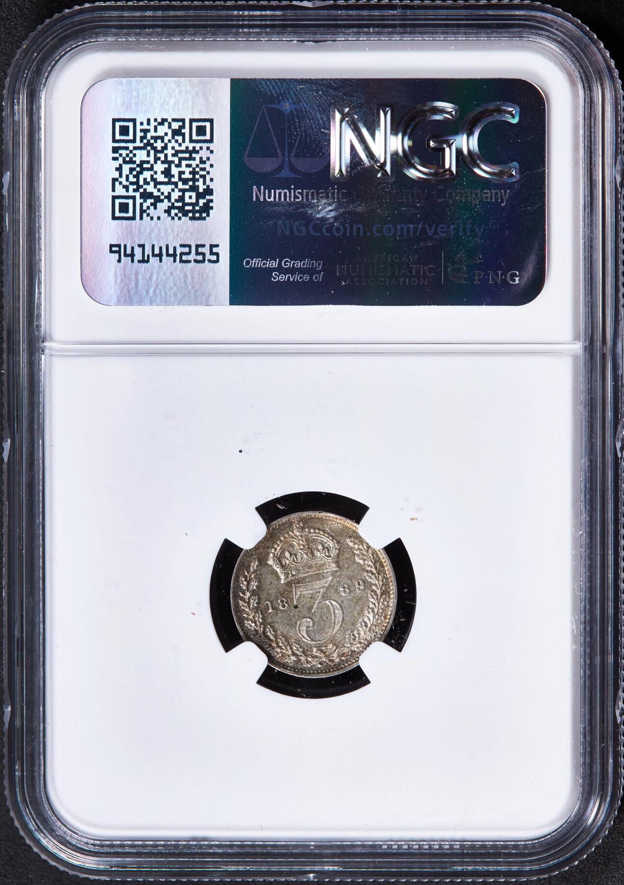 【俄甄集藏】2025年(044)11-12星期三晚 19:30 全场包邮 英国1889年维多利亚高冠版濯足节3便士银币，NGC MS63，黄油彩转光品相