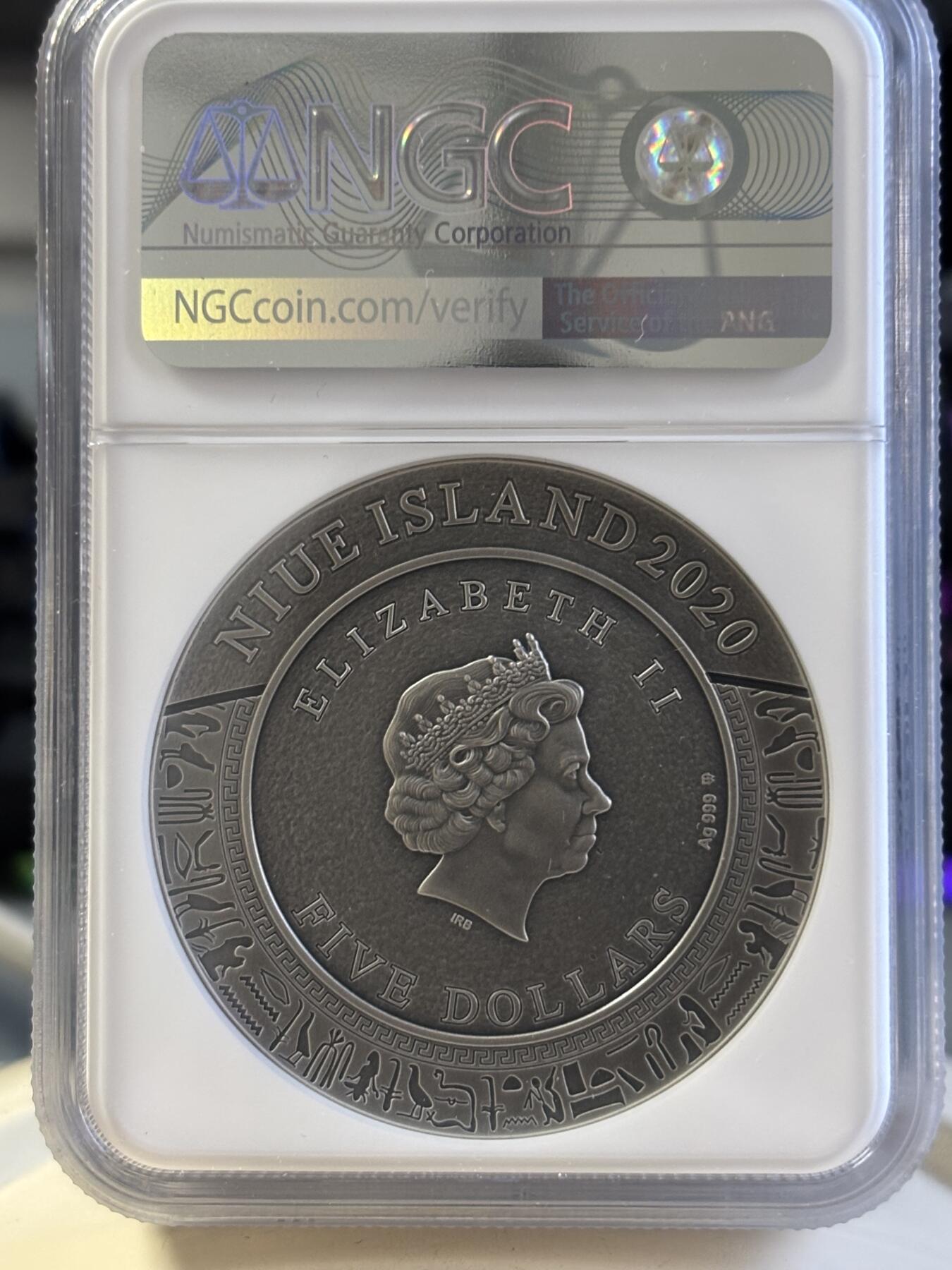 第181期拍卖 纽埃2020年愤怒之神荷鲁斯2盎司仿古镀金纪念银币NGC-MS70带证书，999银，发行量500枚