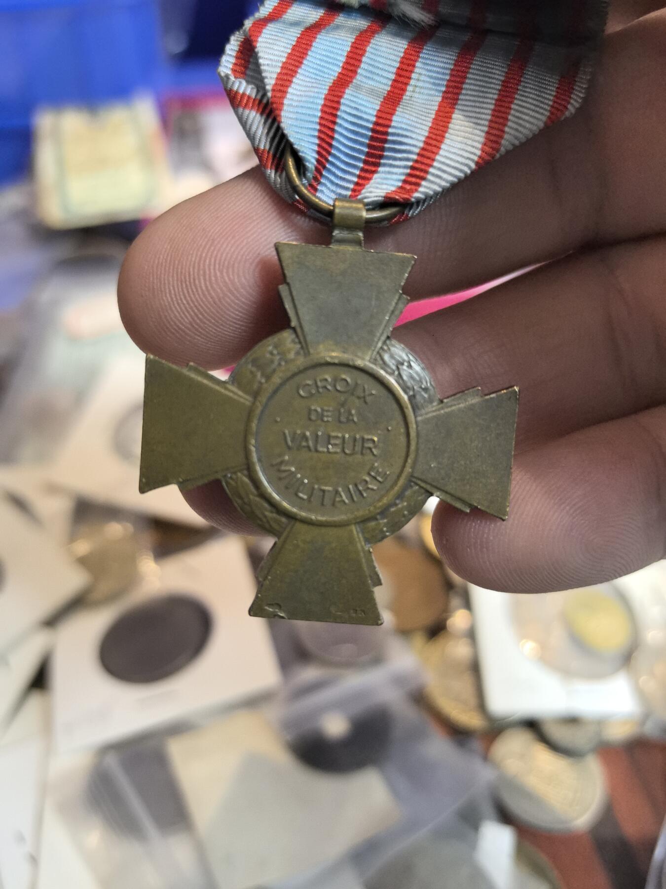 泡泡币外币第二十五场可代拍15038385335微信 勋章。