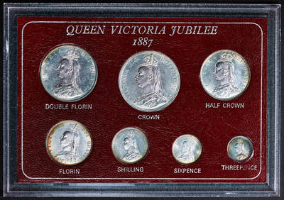 【俄甄集藏】2025年(044)11-12星期三晚 19:30 全场包邮 - 英国1887年纪念维多利亚登基60周年钻石禧3便士濯足节-1克朗马剑银币7枚一套，盒装，UNC品相，五彩包浆