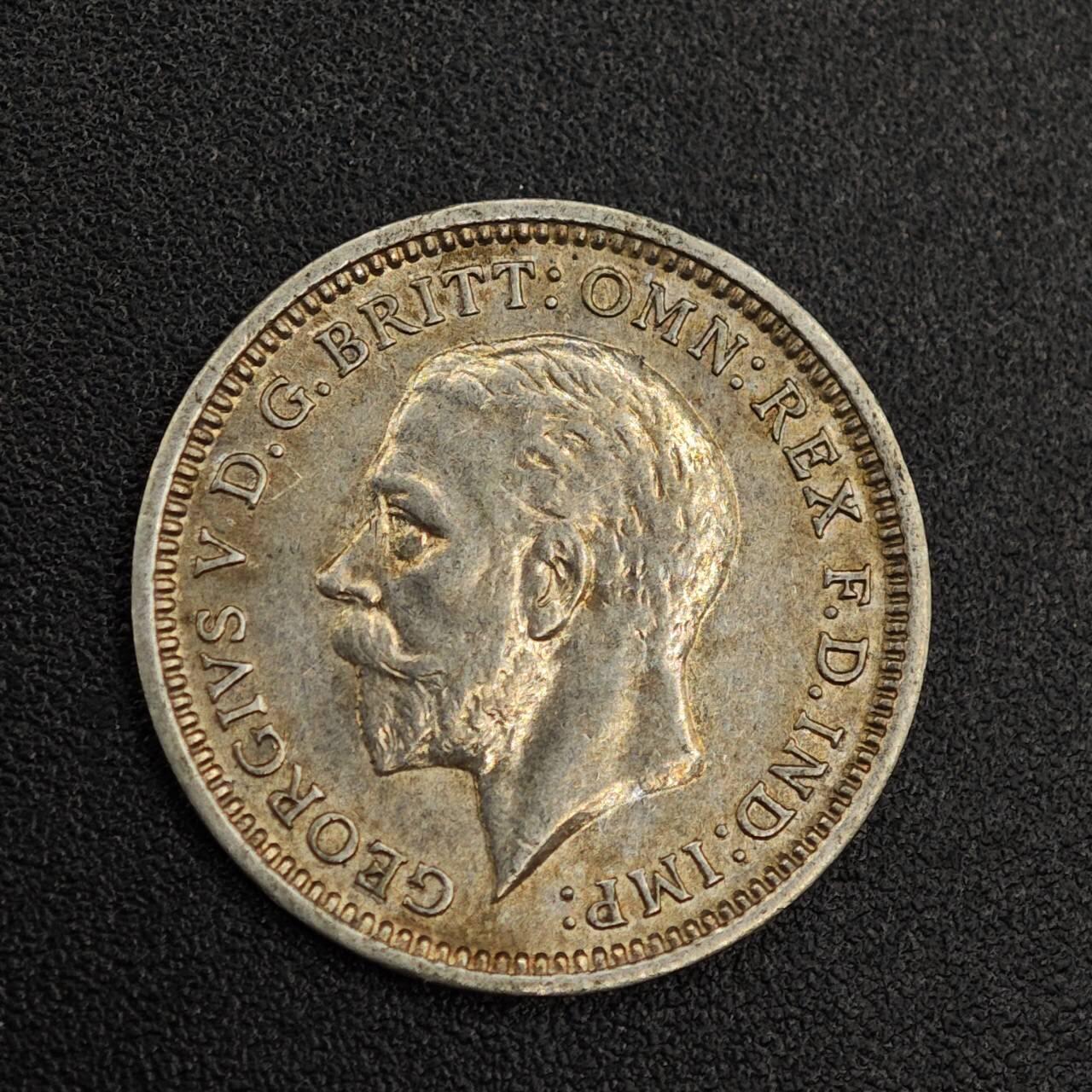 【淘币小摊】实时拍第七百九十一拍   散币纸币套币场   满百包邮可预留二周 每周一统一发货   英国1935年乔治五世3便士银币