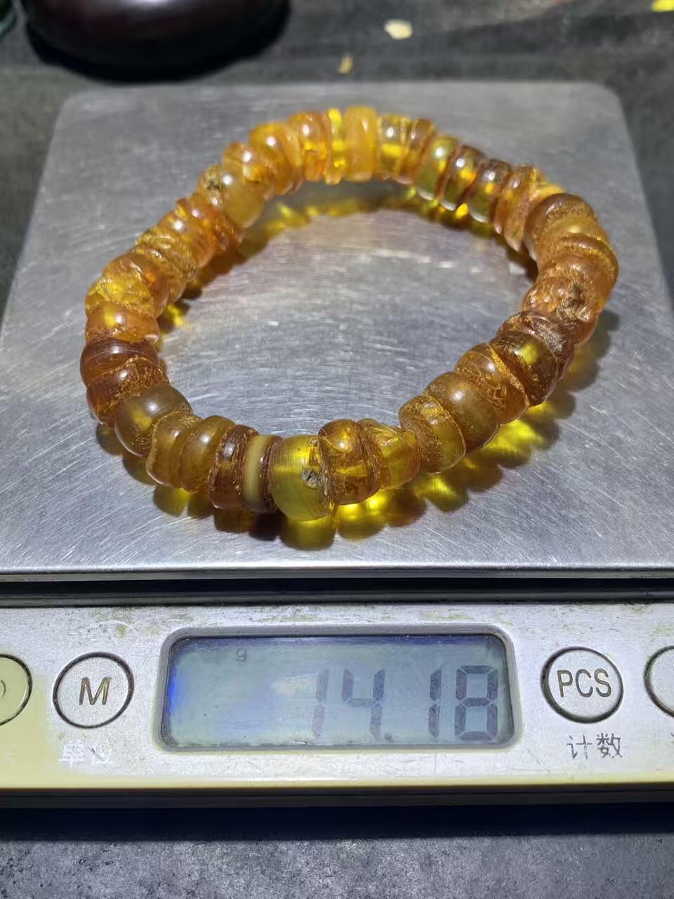 天然原矿俄料蜜蜡原皮随形手串1条！