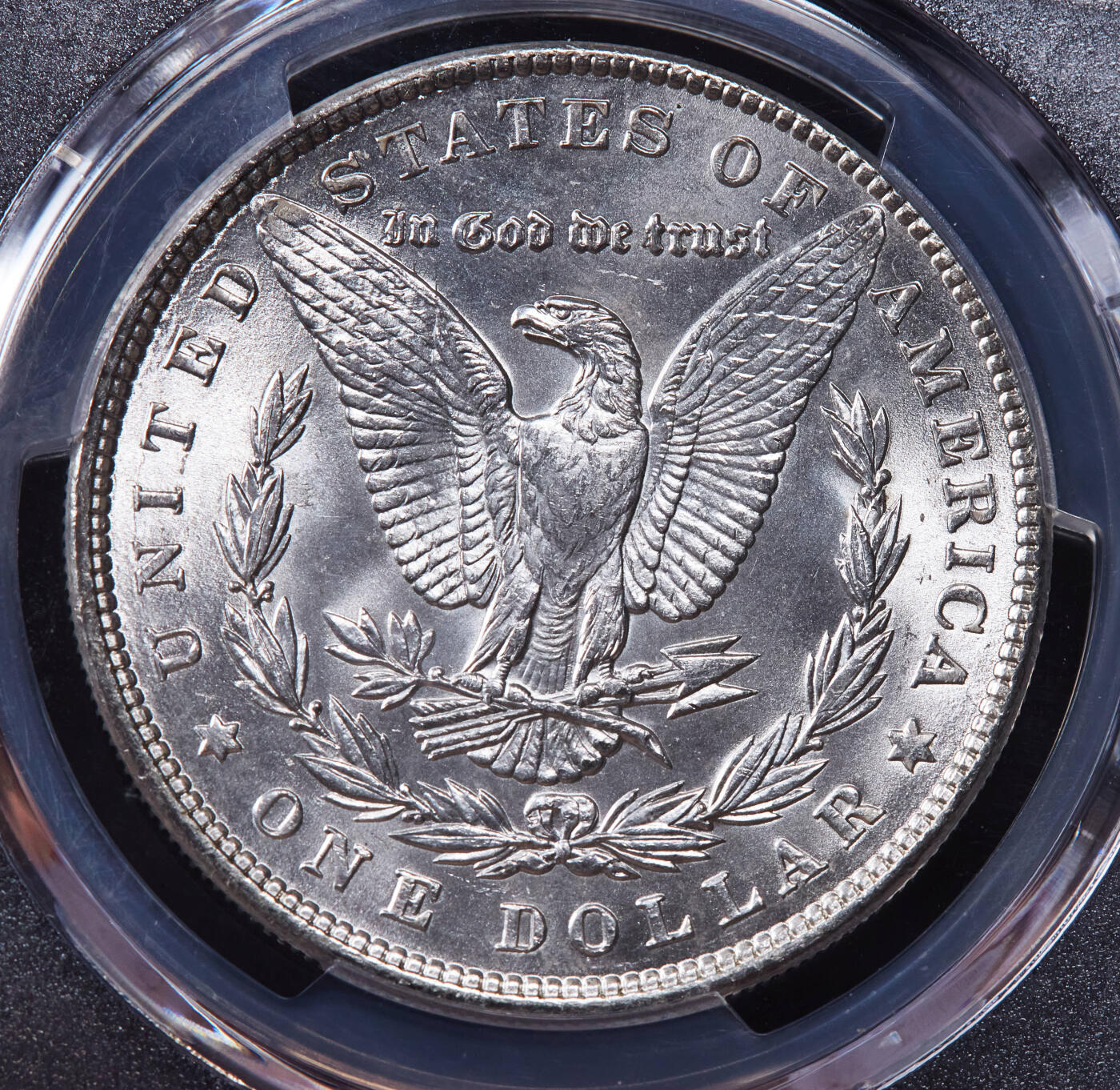 【俄甄集藏】2025年(044)11-12星期三晚 19:30 全场包邮 美国1887年摩根1美元大银币，PCGS MS64，车轮转光