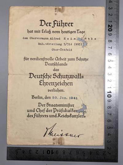 小驴勋章奖章收藏11月8日周六晚6点拍卖（珍爱和平，收藏战争，铭记历史，勿忘国耻，忠党爱国。有偿代拍，送拍规则在简介最后，参拍须阅读规则后再参拍，关系到运费包装发货时效真假辨别等关键信息，拍卖时不再发原图，看大图店主微信码在最后拍品里） - 阿尔弗雷德在RAD时西线防御奖章证书，部长印签