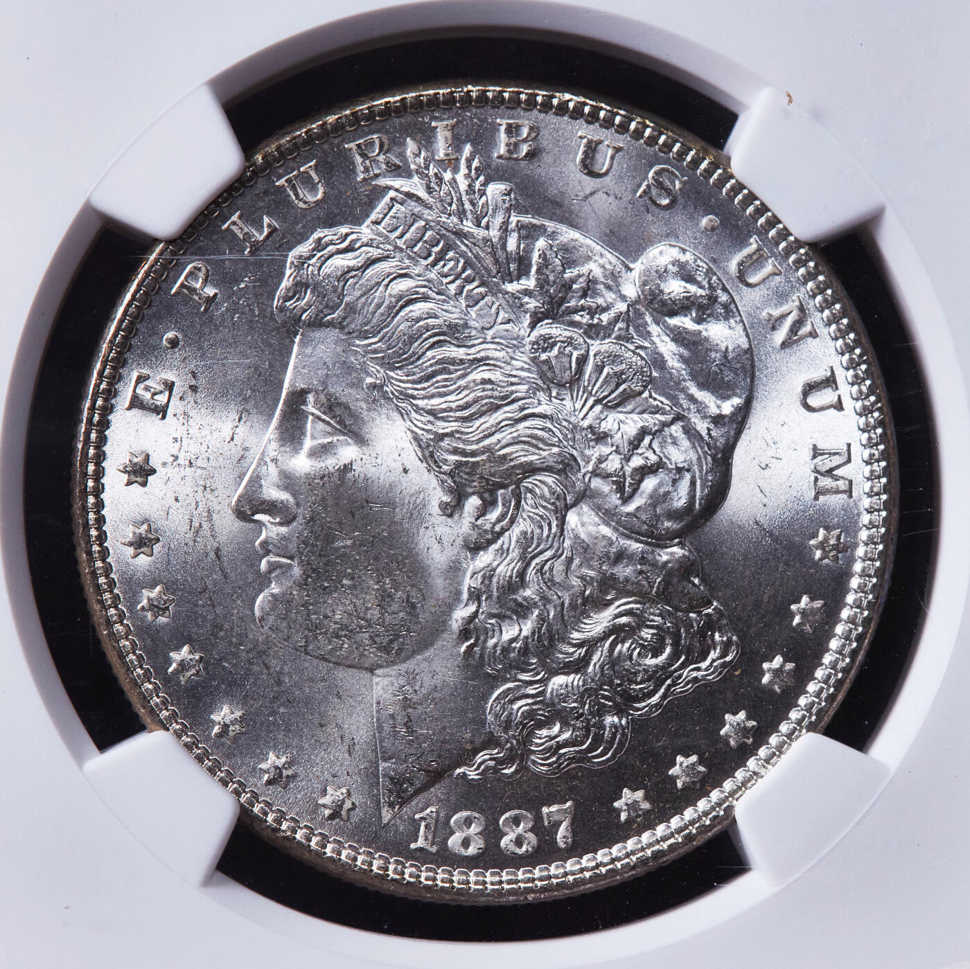 【俄甄集藏】2025年(044)11-12星期三晚 19:30 全场包邮 美国1887年摩根1美元大银币，NGC MS64，车轮转光