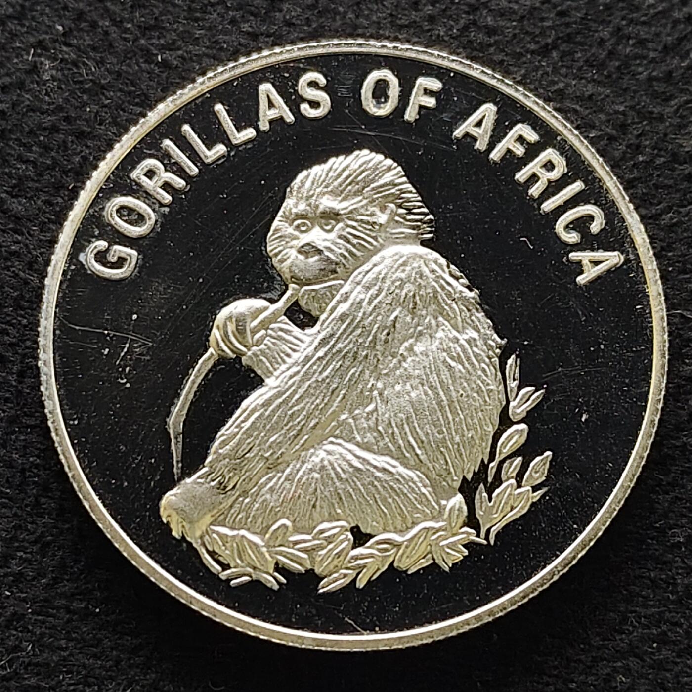 【全场包邮】纯粹捡漏拍476场（免费代拍第13场）调整中 乌干达2003年1000先令银背大猩猩精制克朗型镀银纪念币