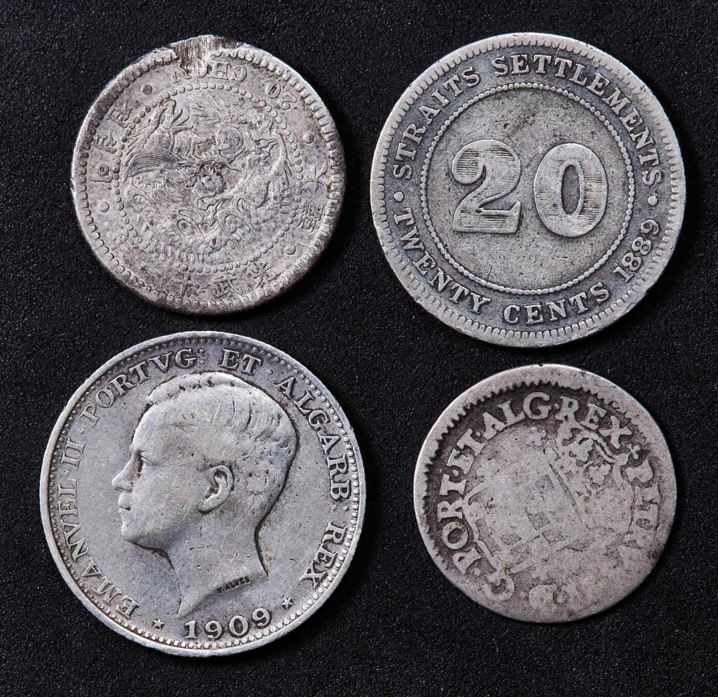 【俄甄集藏】2025年(044)11-12星期三晚 19:30 全场包邮 葡萄牙1686-1706年佩德罗二世无纪年50瑞斯银币，葡萄牙1909年曼努埃尔二世200瑞斯银币（独年版），英属海峡1889年年维多利亚20分银币（早起特年），朝鲜帝国1907年李熙光武11年二十钱银币，四枚一组