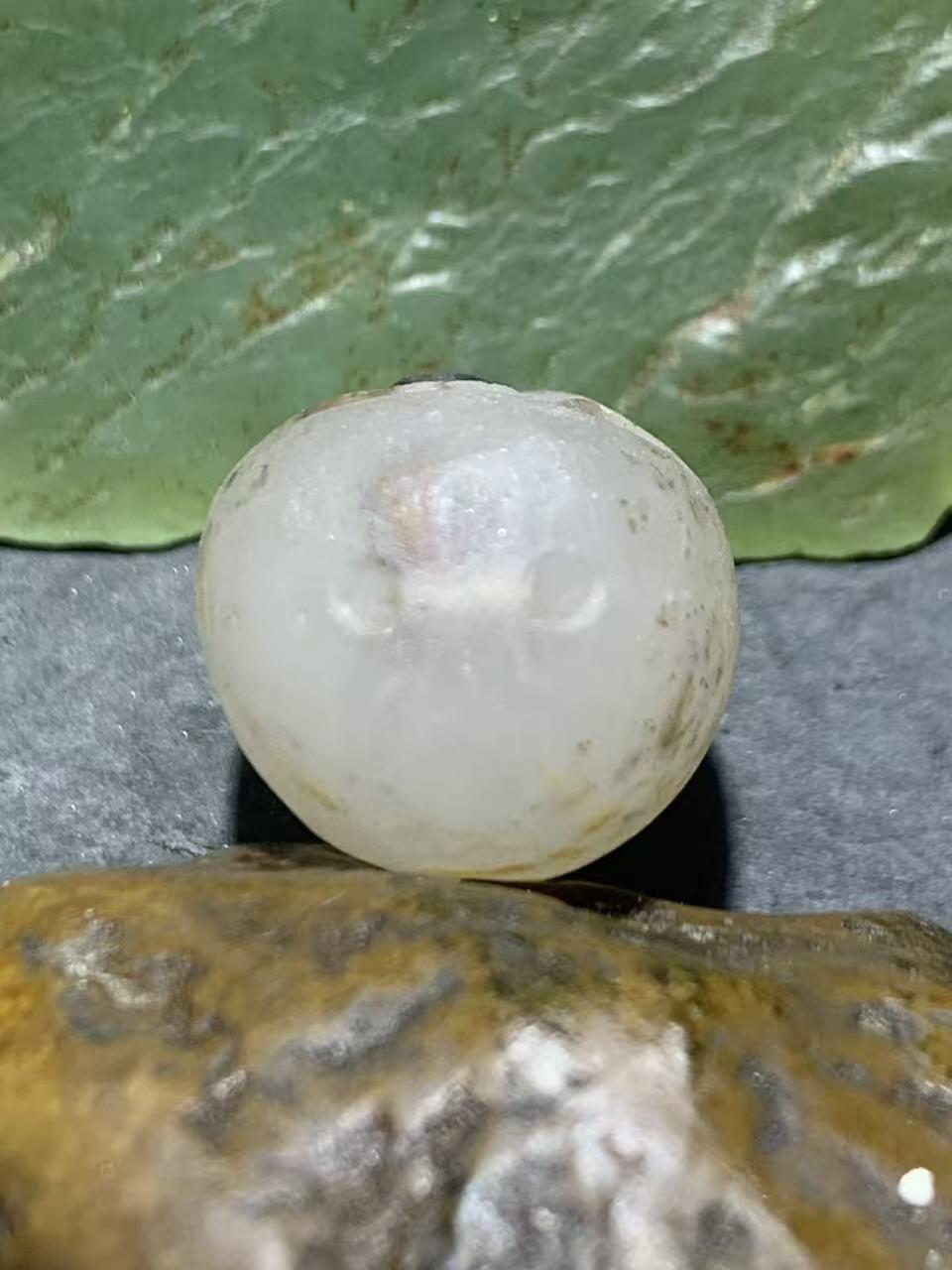 精美冰飘原皮战国红玛瑙雕刻天眼图案随形吊坠一个！