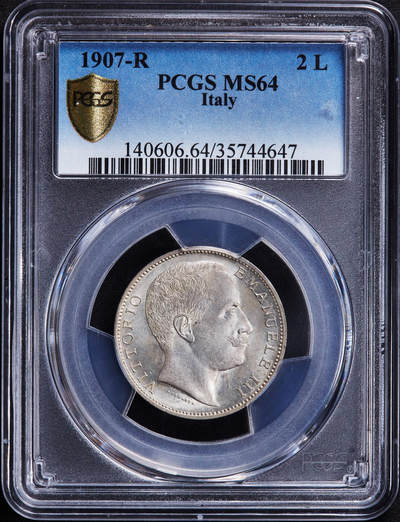 【俄甄集藏】2025年(044)11-12星期三晚 19:30 全场包邮 - 意大利1907年R版伊曼纽尔三世鹰版2里拉银币，PCGS MS64，唯一冠军，顶级状态，底板凝霜，黄油车轮转光