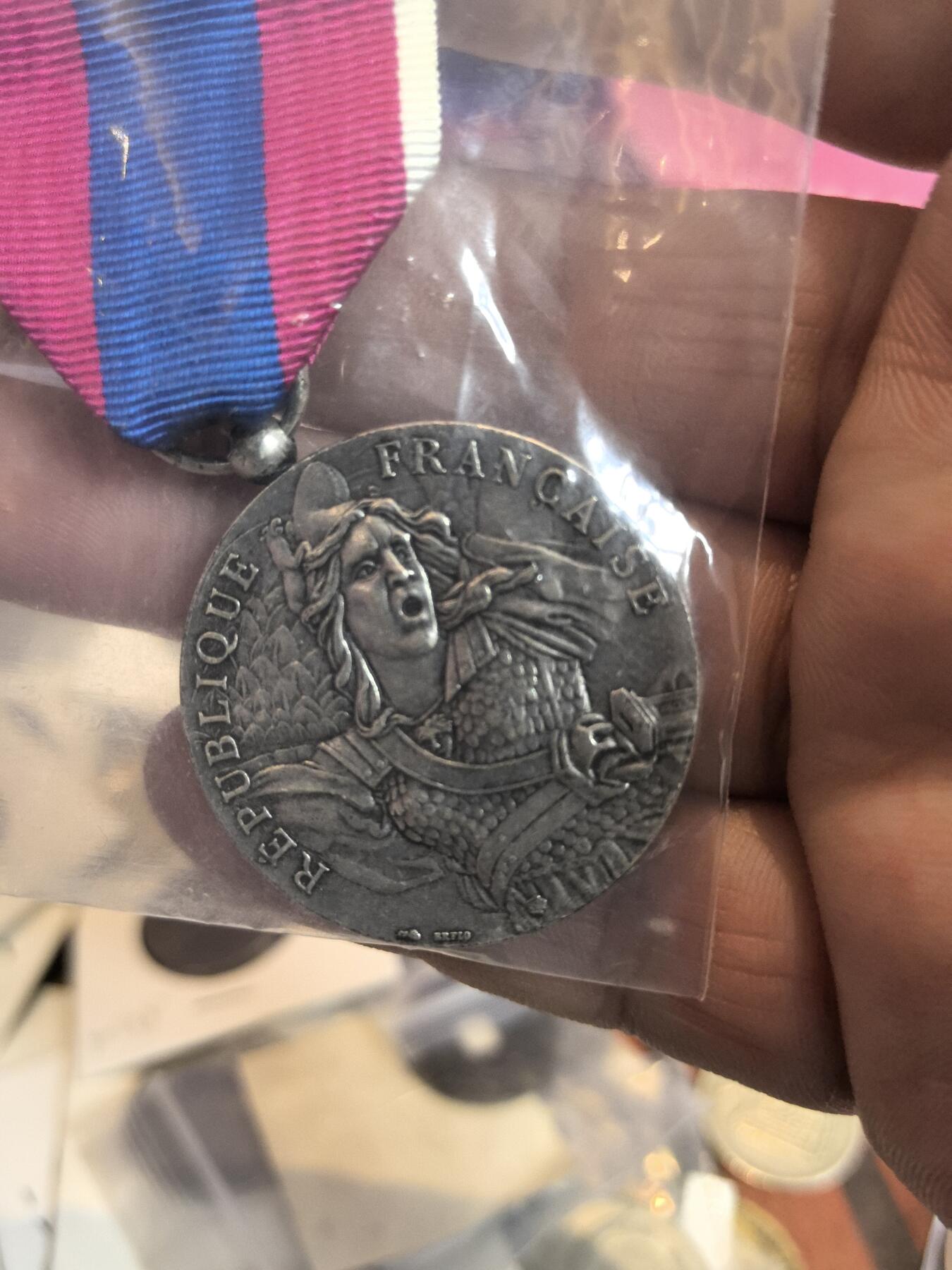 泡泡币外币第二十五场可代拍15038385335微信 纪念章。