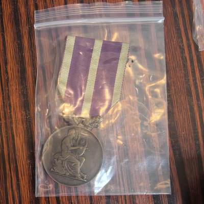 泡泡币外币第二十五场可代拍15038385335微信 - 纪念章。