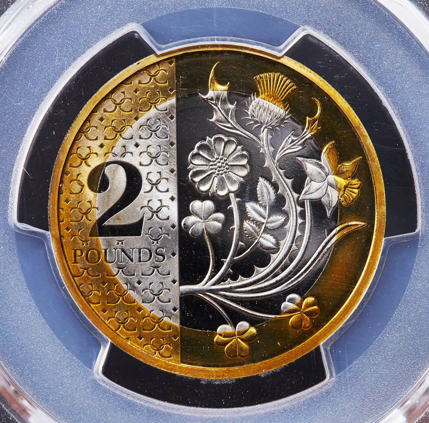 【俄甄集藏】2025年(044)11-12星期三晚 19:30 全场包邮 英国2023年查尔斯三世蜜蜂1镑、国花2镑（英格兰玫瑰/苏格兰蓟/威尔士水仙花/北爱尔兰三叶草）精制双色纪念银币2枚套，PCGS PR68DC，设计精美绝伦，1镑重10.47克，2镑重12克，92.5%银，发行量均为3000枚