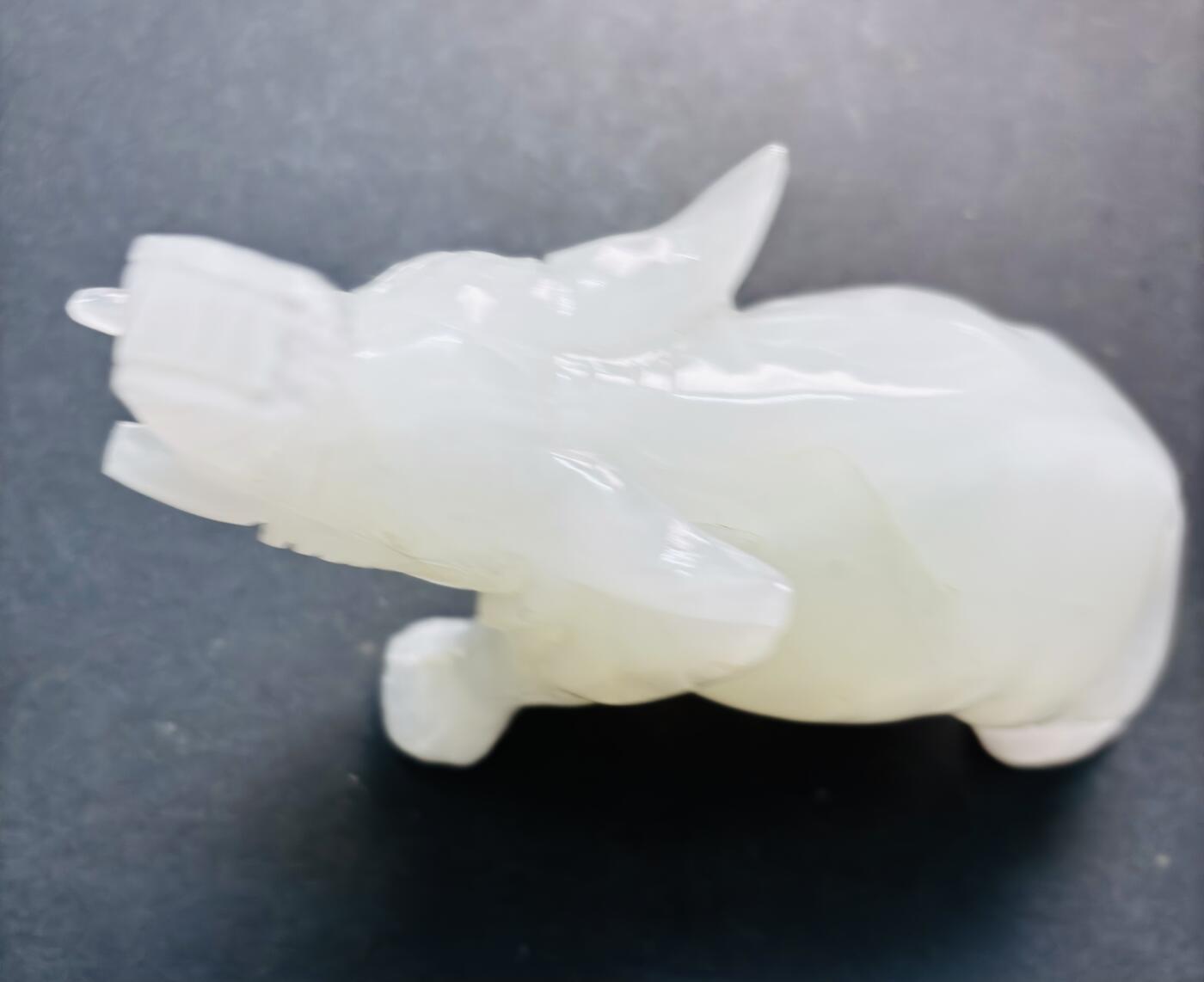 文馨钱币收藏第 279 场，银币，纪念铜章场 长期接收代拍品 玉石大象，长 140.7mm 高 91.1 厚 48.2mm 重 391.2 克