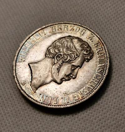 甄臻铺-世界币章拍卖（第38期）立冬小精品场，送拍享返佣金等优惠多多 德国布伦瑞克-狼堡加冕执政25周年纪念2泰勒  带有银霜感 背面状态非常好，赌徒品质