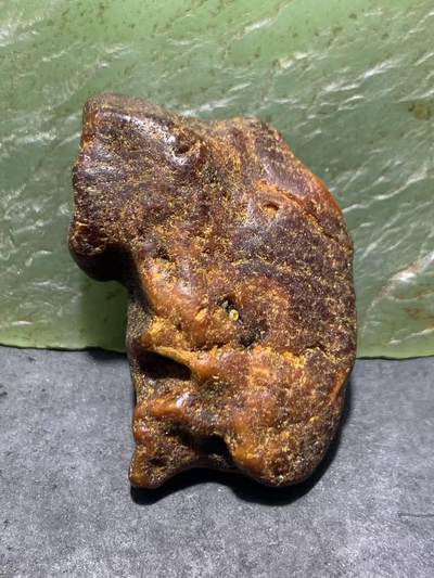 乌克兰原皮鸡油黄蜜蜡原石一块， - 乌克兰原皮鸡油黄蜜蜡原石一块，