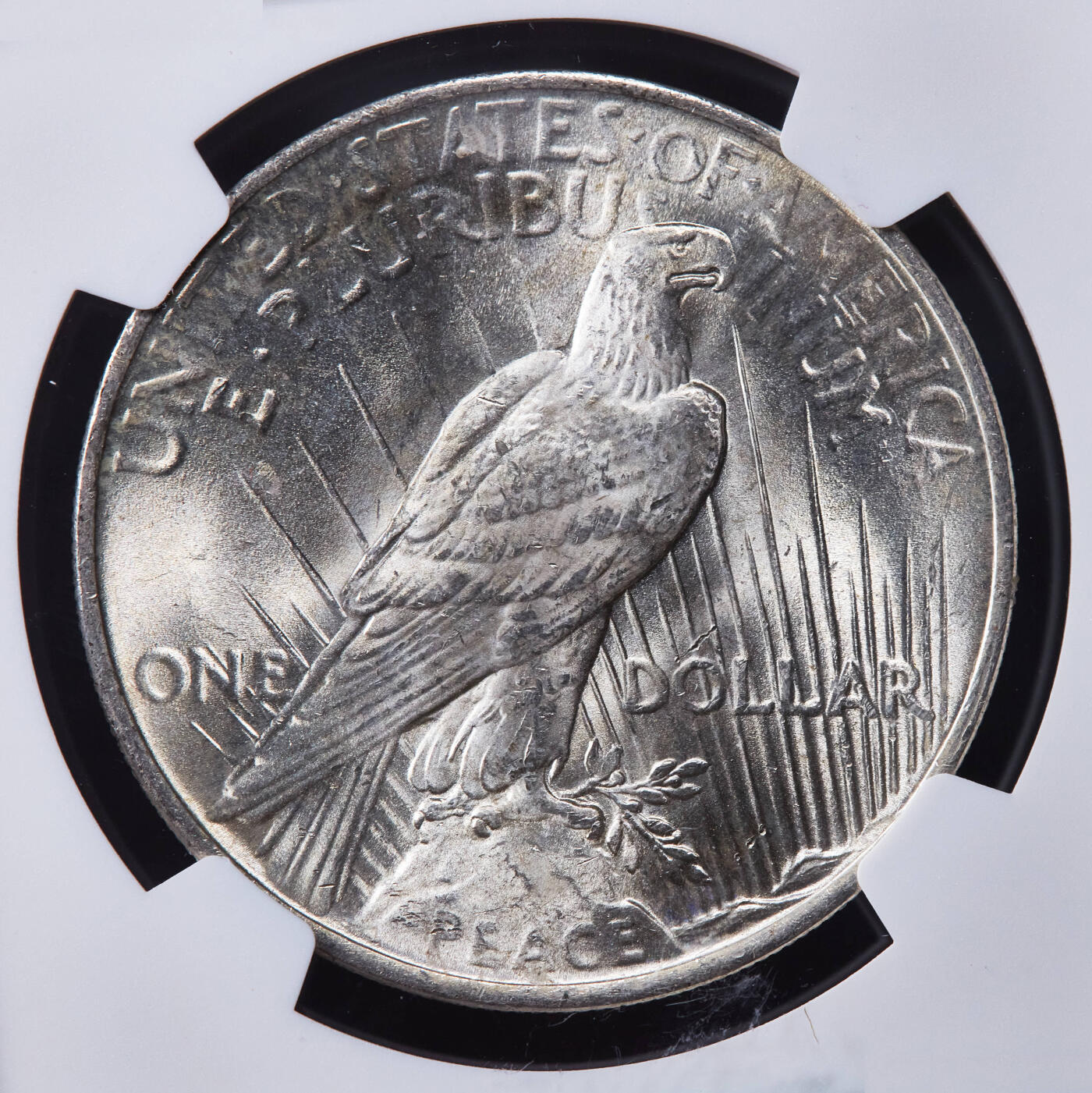 【俄甄集藏】2025年(044)11-12星期三晚 19:30 全场包邮 美国1923年和平1美元大银币，NGC MS63，月牙酱彩环彩，转光品相，十分稀有的包浆状态