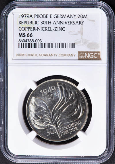 【俄甄集藏】2025年(044)11-12星期三晚 19:30 全场包邮 - 民主德国（东德）1979年A版纪念共和国成立30周年20马克铜镍样币，NGC MS66，第四名，重15克，发行量10000枚，稀少品种