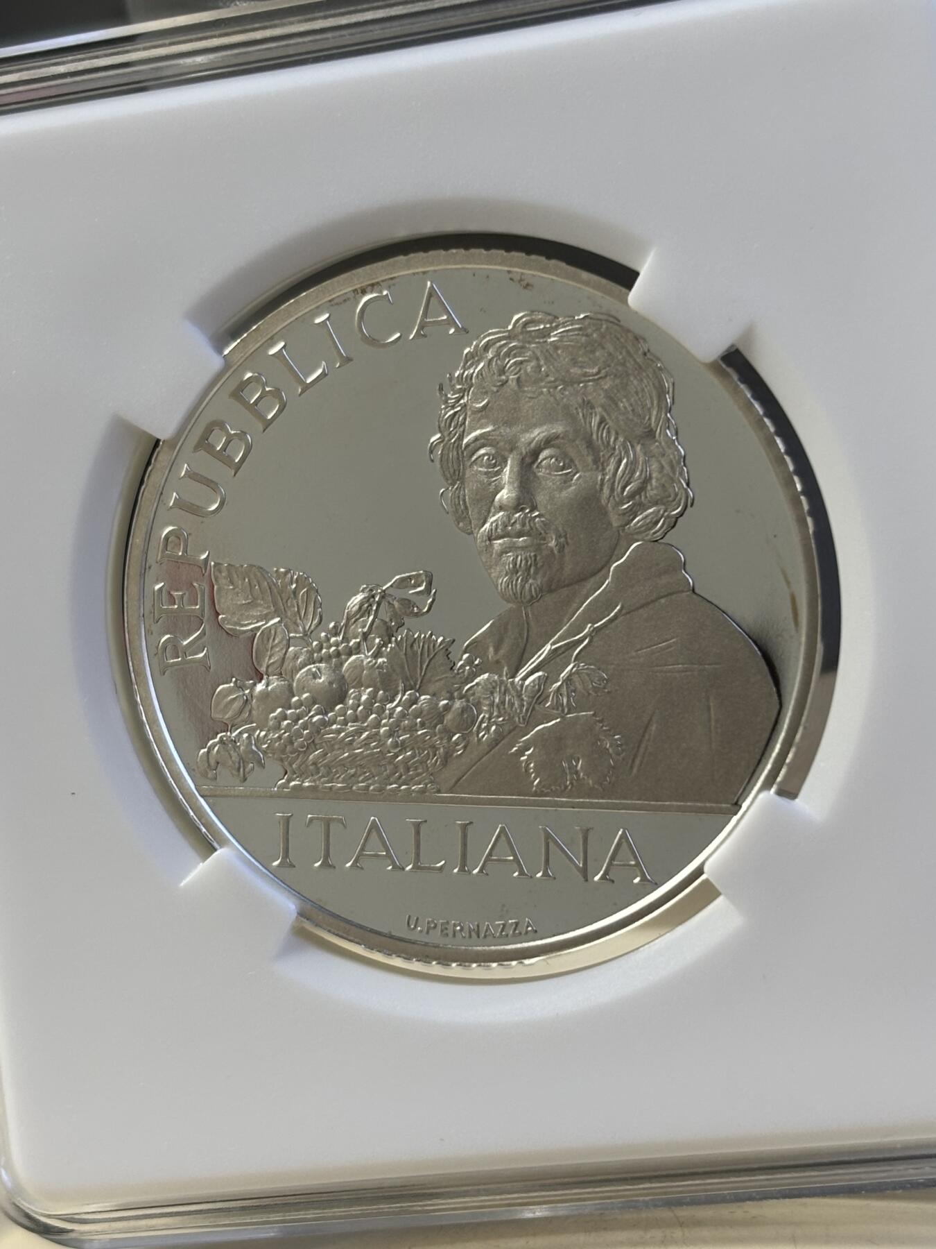 第181期拍卖 意大利2010年发行著名艺术家米开朗琪罗.梅里西.达.卡拉瓦乔逝世400周年著作《美杜莎》精制银币-10欧元（22克，925银，币径34MM，限量7500枚，）