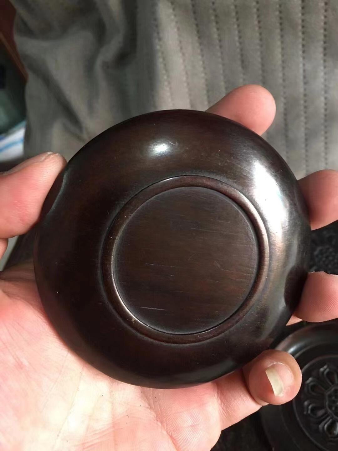 老红木茶托四个一套，包浆自然，雕刻漂亮，见图示