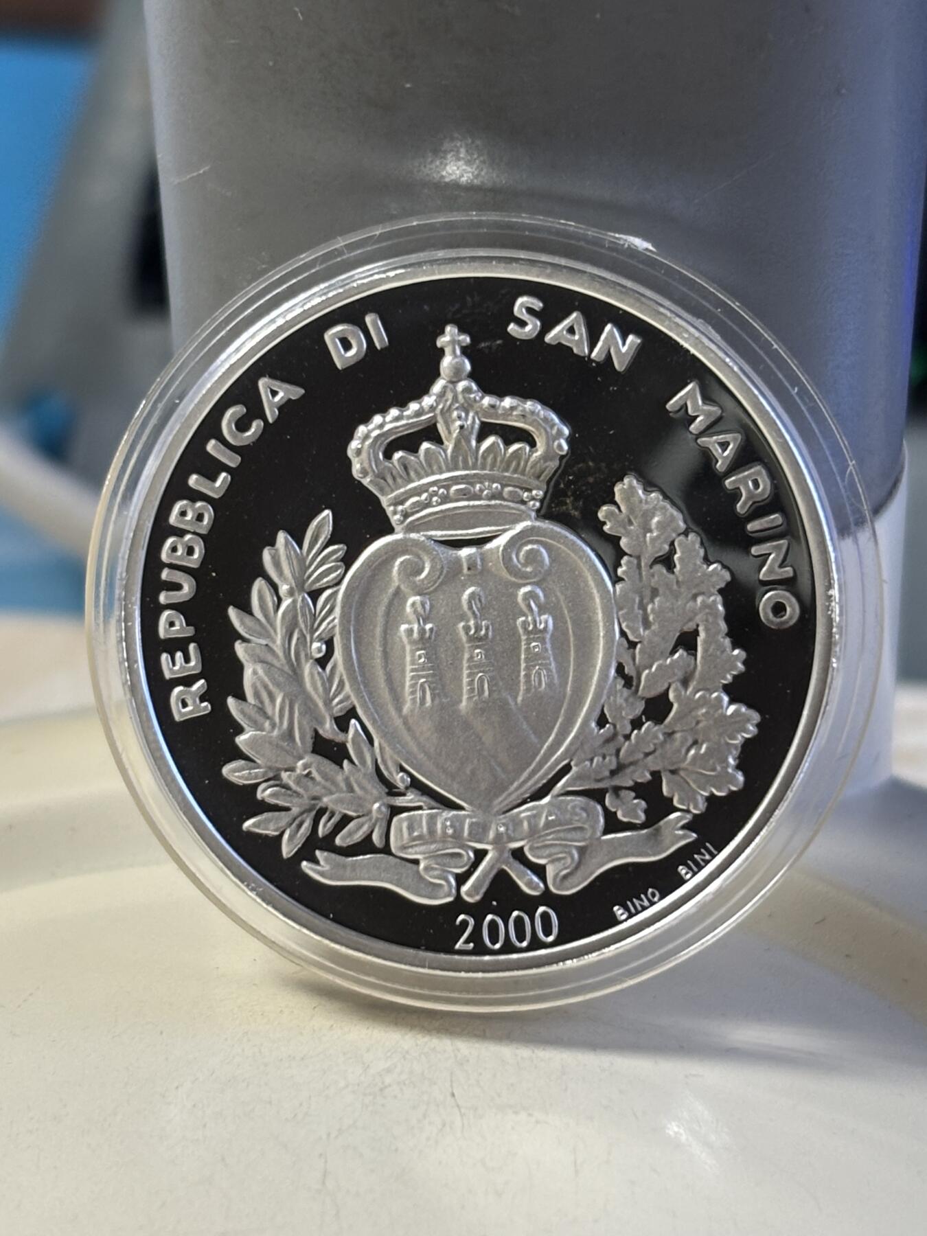 第181期拍卖  圣马力诺2000年米开朗基罗雕塑10000里拉纪念银币，835银，22克