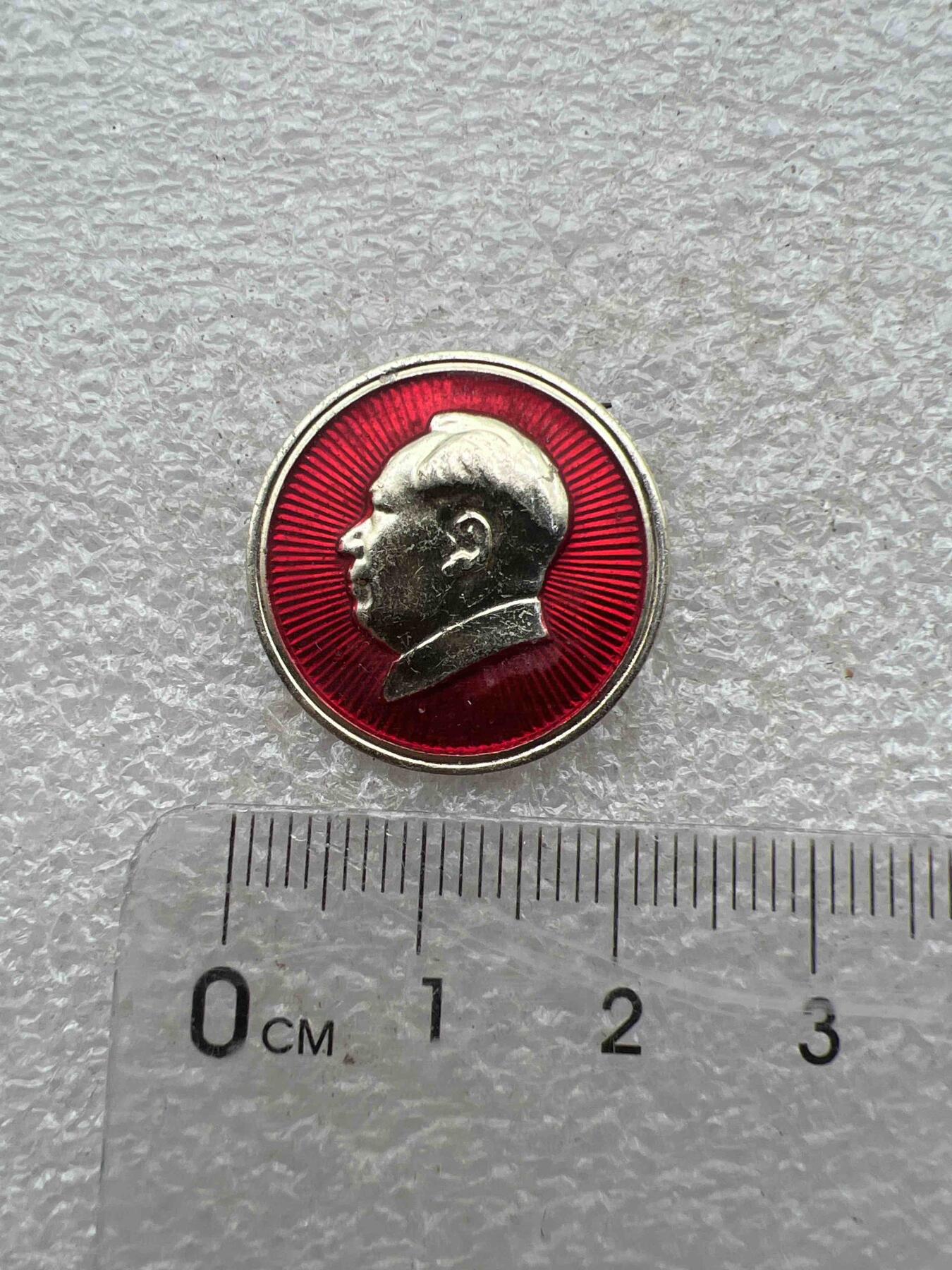 真品毛主席像章F