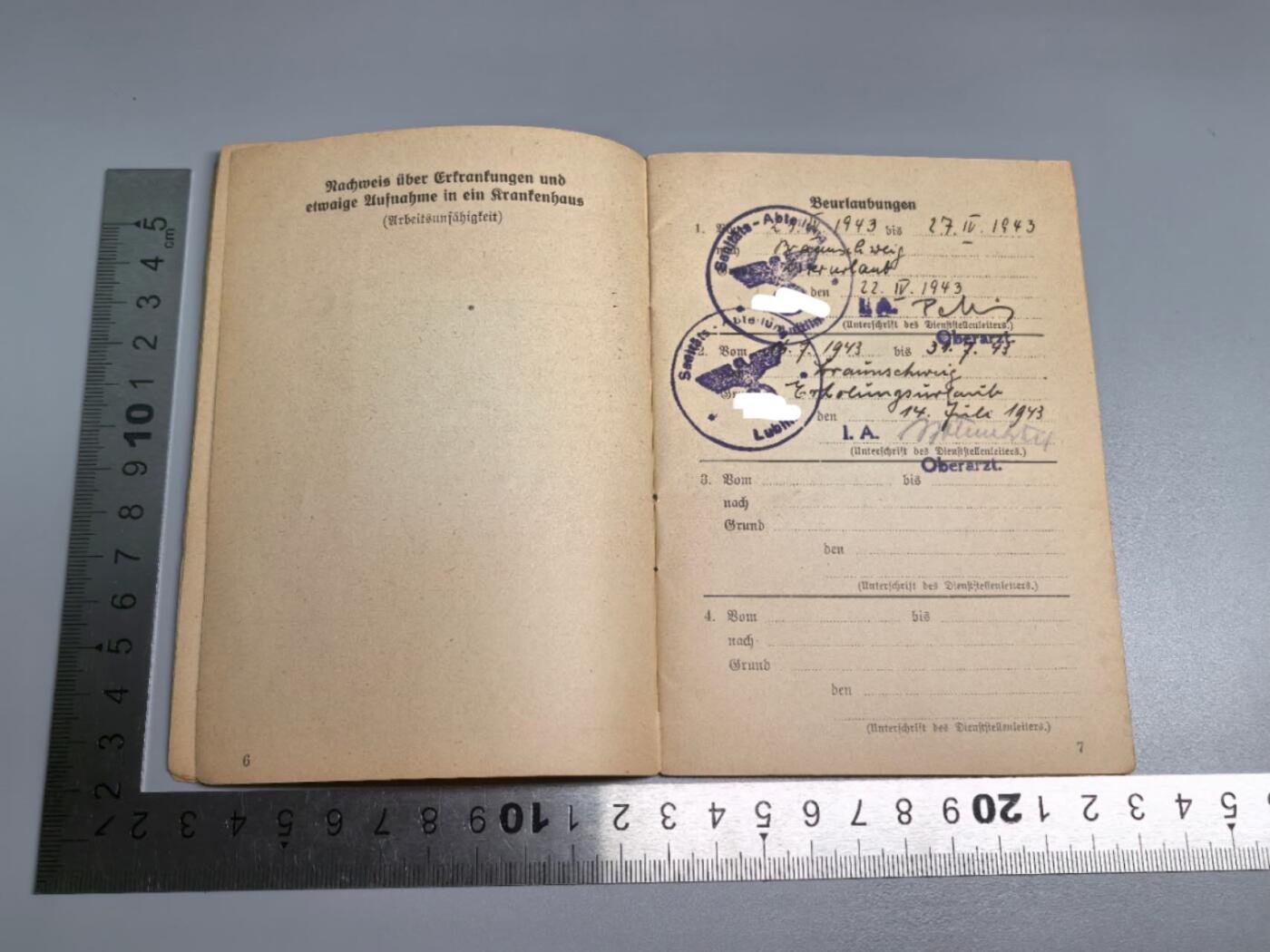 小驴勋章奖章收藏11月8日周六晚6点拍卖（珍爱和平，收藏战争，铭记历史，勿忘国耻，忠党爱国。有偿代拍，送拍规则在简介最后，参拍须阅读规则后再参拍，关系到运费包装发货时效真假辨别等关键信息，拍卖时不再发原图，看大图店主微信码在最后拍品里） 德国陆军女性文职人员的证件，属于乌尔苏拉·胡赫（Ursula Huch），记录了她在波兰卢布林的卫生部门服役的经历，包含战时休假证明、工作身份证、休假申请、陆军女文职人员入伍簿