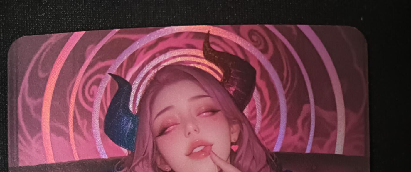 花开卡拍第46期（11月9号周日截拍，品控勿拍!!!拍品不寄存，运费5元，自制卡难免瑕疵，可能存在轻微撞角爆边等出厂瑕疵，品控介意勿拍！） 大雷芳华 魅魔 彩闪1张