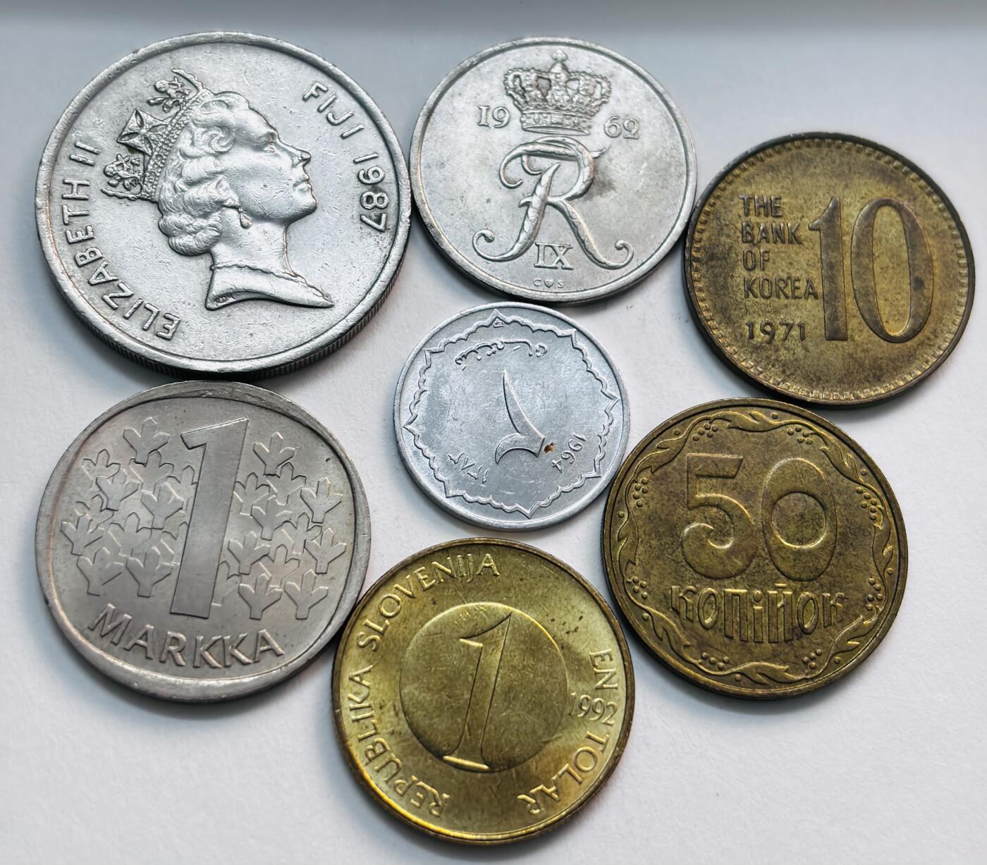 文馨钱币收藏第 279 场，银币，纪念铜章场 长期接收代拍品 极美品新西兰，丹麦，芬兰，乌克兰，韩国，斯洛文尼亚，阿尔及利亚一组，几乎都早期原光品