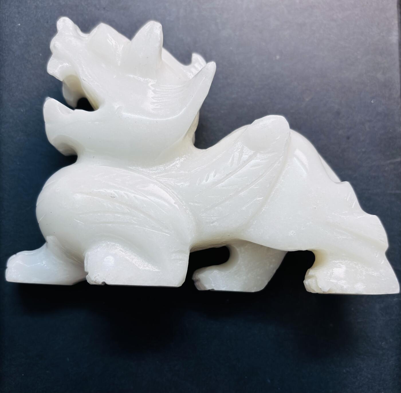 文馨钱币收藏第 279 场，银币，纪念铜章场 长期接收代拍品 玉石狮子，长 148.7mm 高 108.3 厚 50mm 重 832.9 克