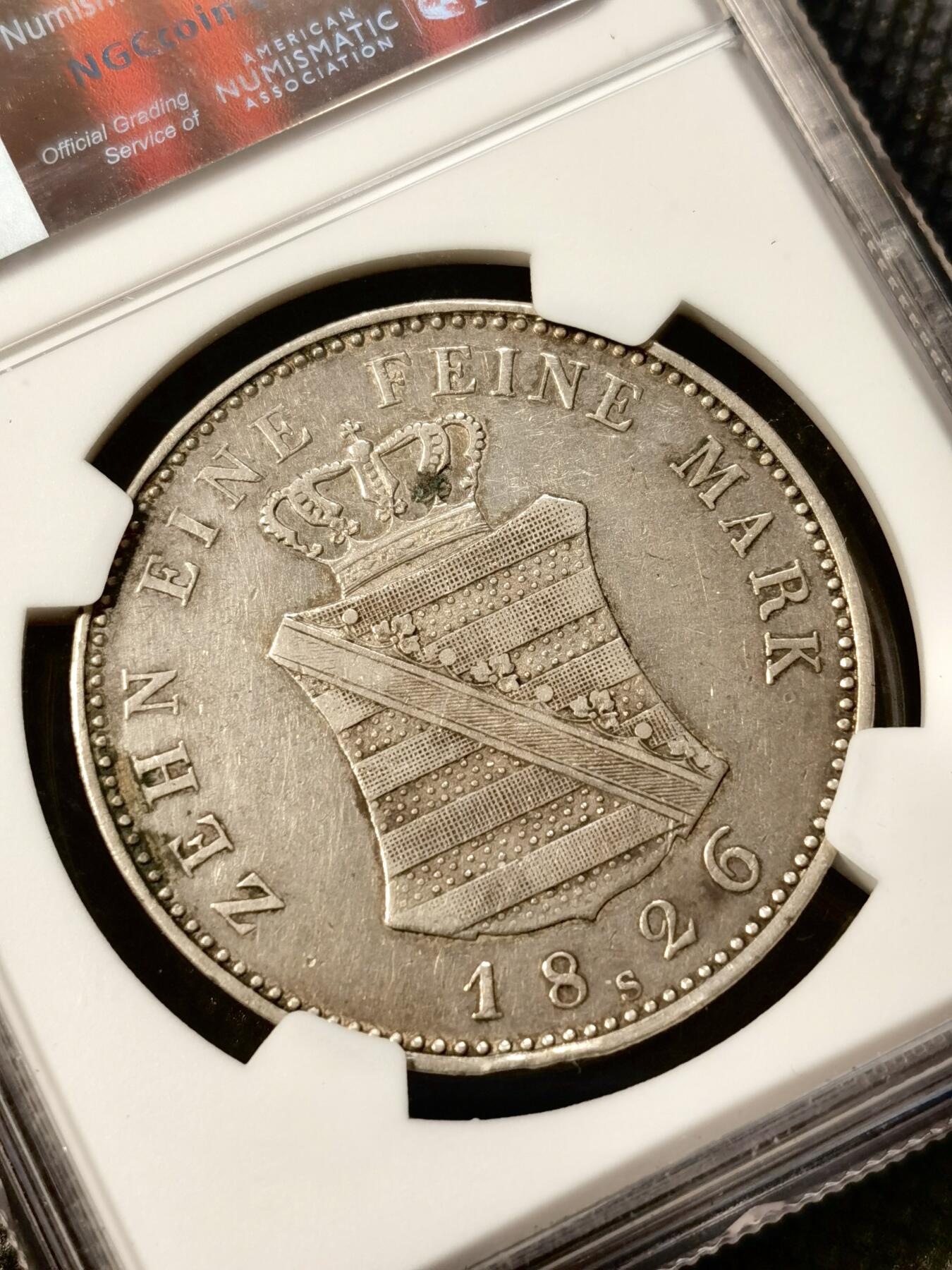 甄臻铺-世界币章拍卖（第38期）立冬小精品场，送拍享返佣金等优惠多多 NGC-AUD 1826年德国萨克森纹章1泰勒，打制清晰