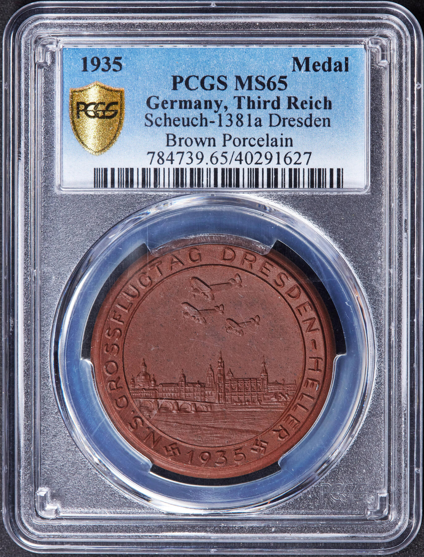 【俄甄集藏】2025年(044)11-12星期三晚 19:30 全场包邮 德国第三帝国1935年德累斯顿帝国航空运动协会（培养和训练军事飞行员的统一组织）陶瓷纪念章，PCGS MS65，完美品相，如需原图请联系客服