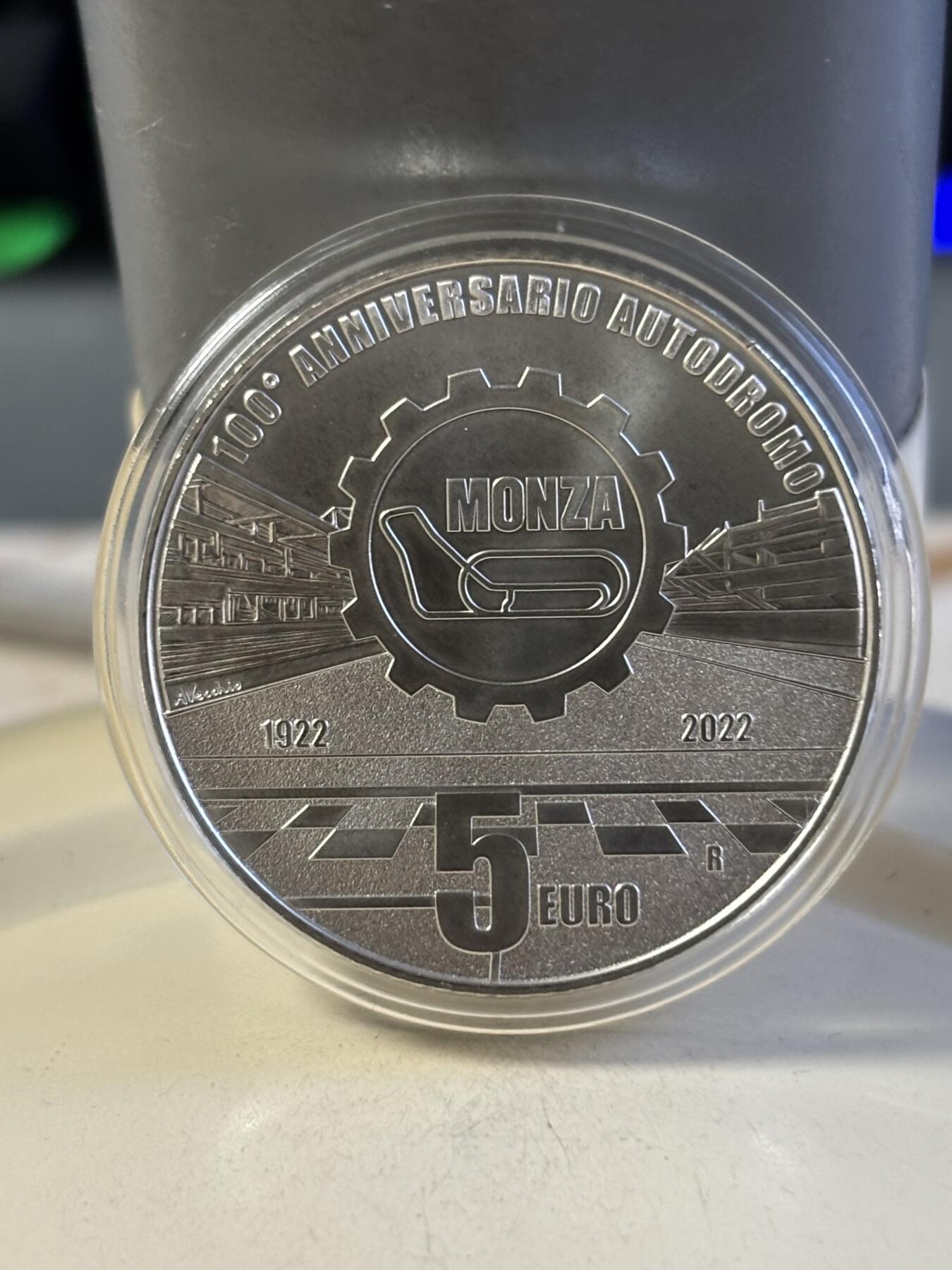 第181期拍卖 意大利2022年一级方程赛车蒙扎赛道5欧精制纪念银币盒证齐 ，925银，18克，发行8000枚