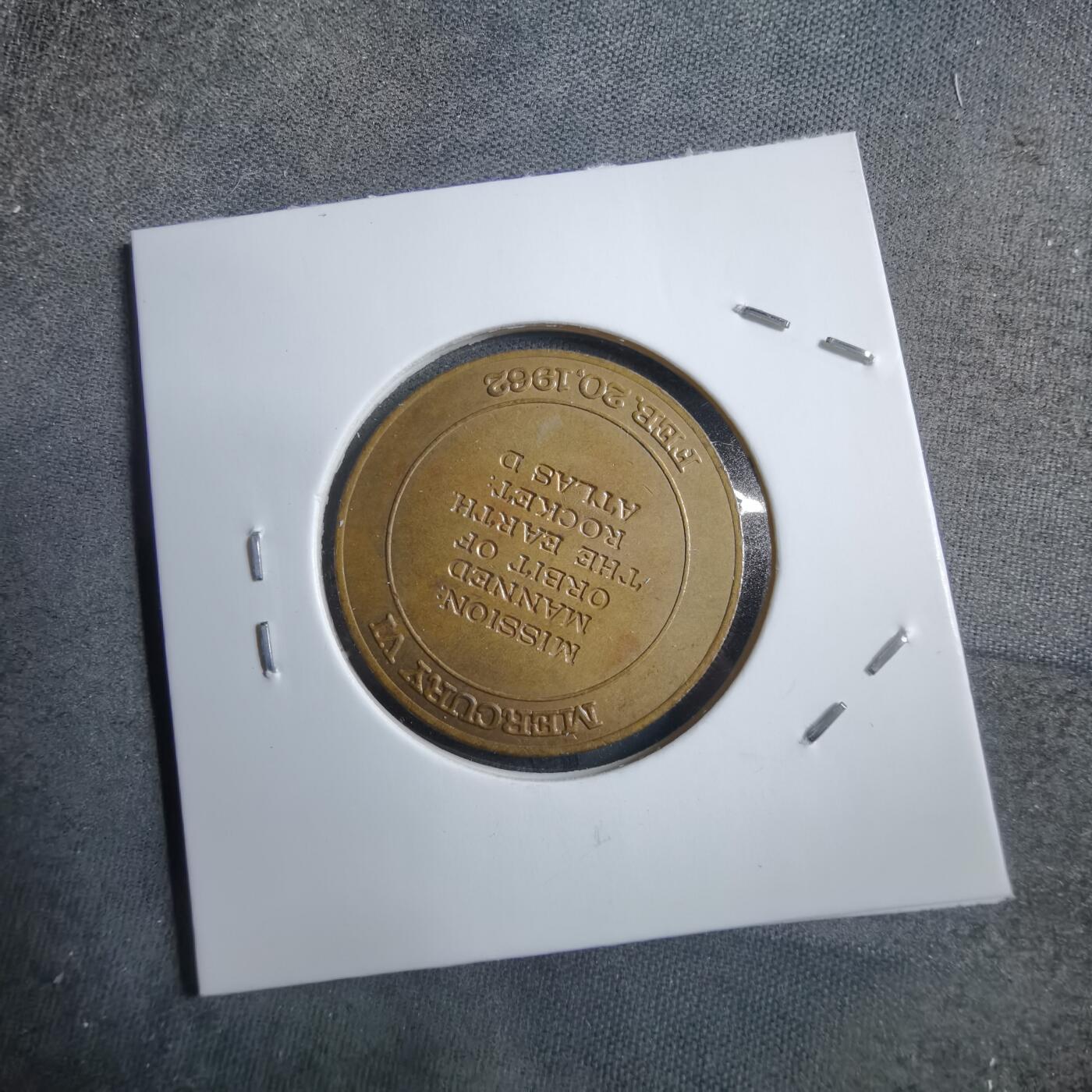 沼泽如烟--第894场 航空纪念章