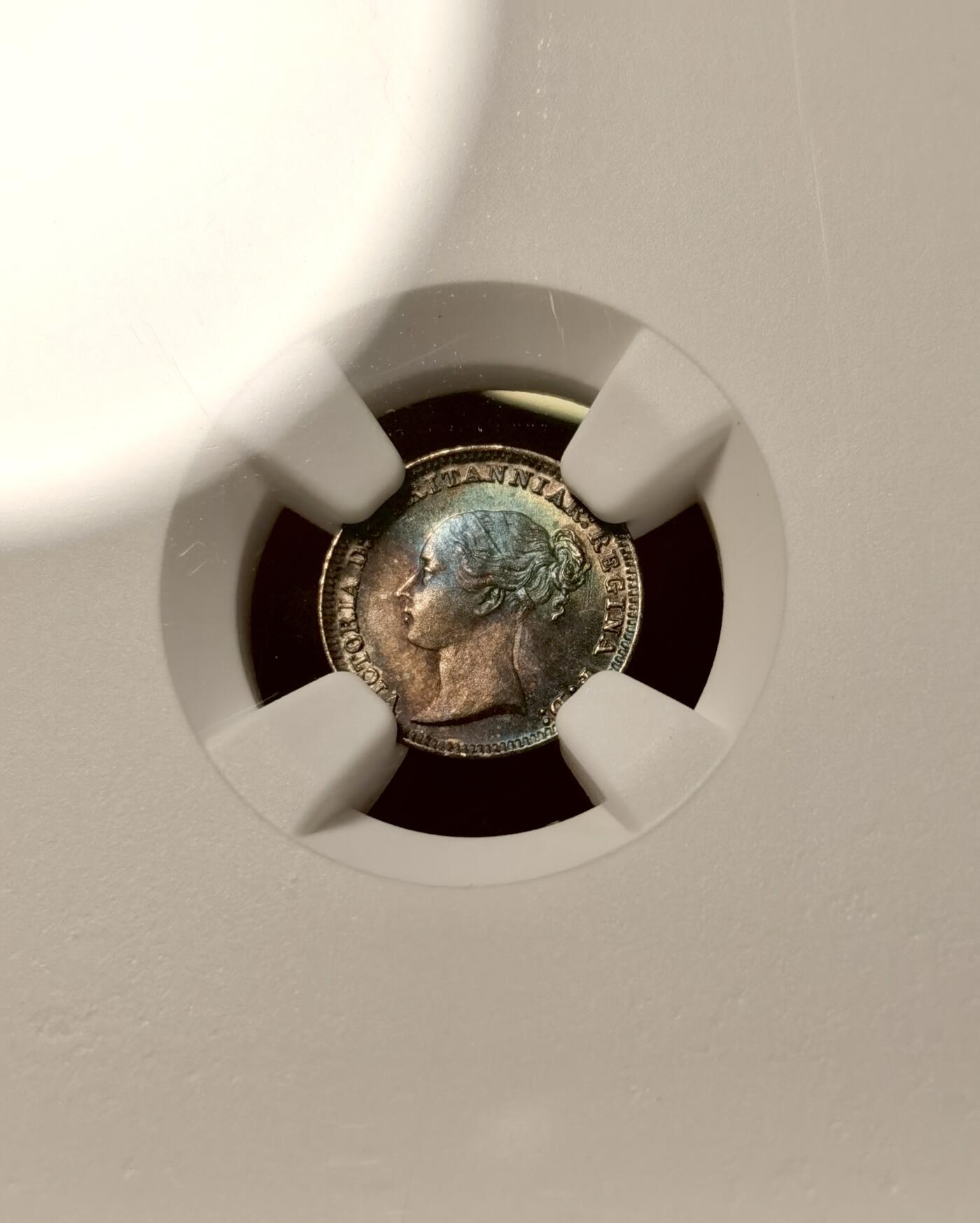 甄臻铺-世界币章拍卖（第38期）立冬小精品场，送拍享返佣金等优惠多多 NGC-MS64 AU58-MS64 1887年小维洗脚币，绚烂五彩，三便士包浆太厚低评