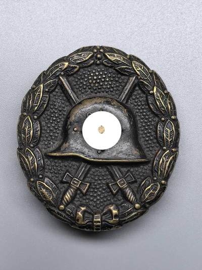 小驴勋章奖章收藏11月8日周六晚6点拍卖（珍爱和平，收藏战争，铭记历史，勿忘国耻，忠党爱国。有偿代拍，送拍规则在简介最后，参拍须阅读规则后再参拍，关系到运费包装发货时效真假辨别等关键信息，拍卖时不再发原图，看大图店主微信码在最后拍品里） - 德国d3西班牙内战时期黑色战伤奖章，纯铜材质黑漆，佩戴品相，少见，境外好品目前已300美金不含邮