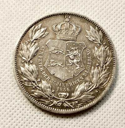 甄臻铺-世界币章拍卖（第38期）立冬小精品场，送拍享返佣金等优惠多多 德国布伦瑞克-狼堡加冕执政25周年纪念2泰勒  带有银霜感 背面状态非常好，赌徒品质